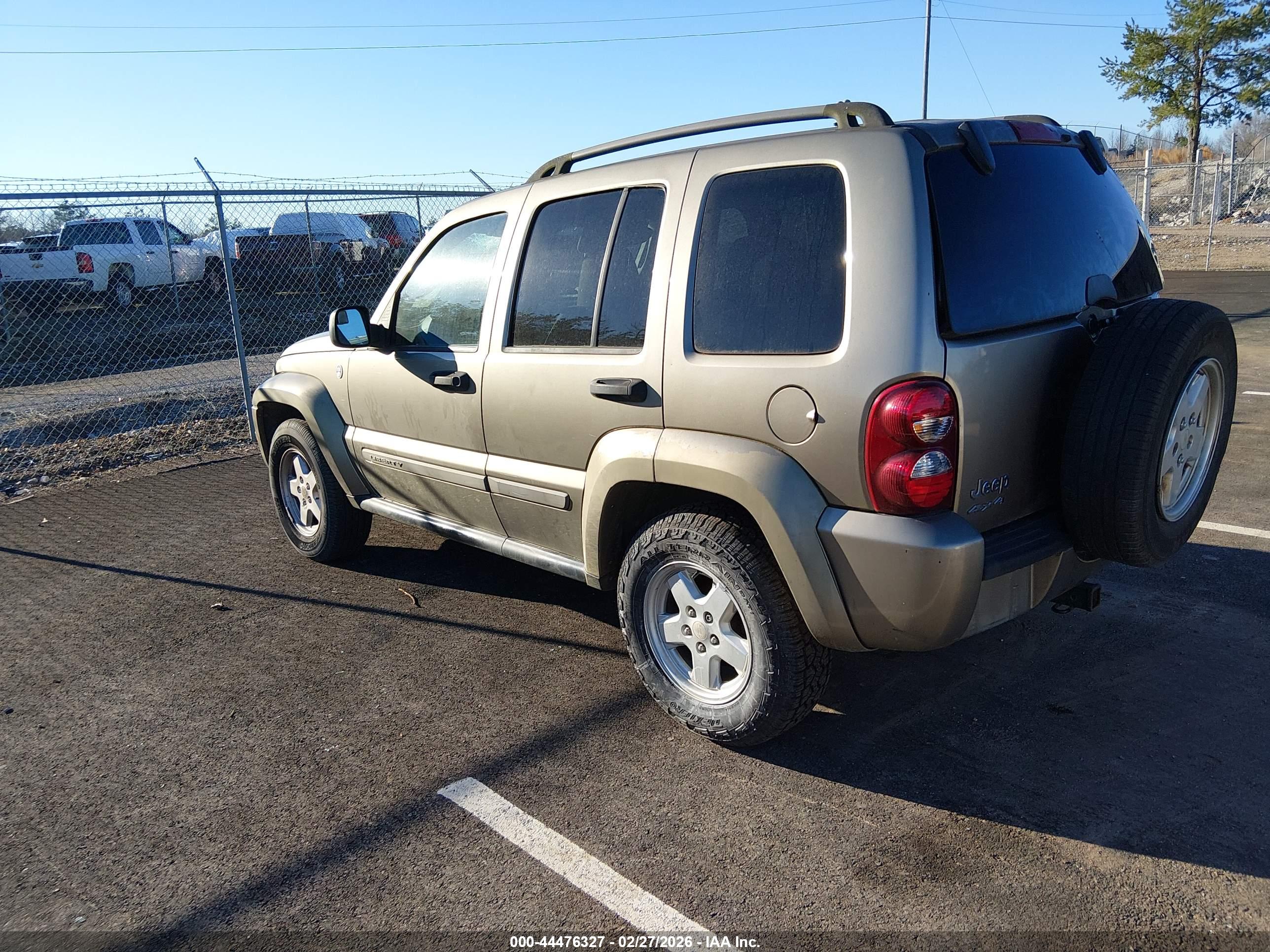 JEEP LIBERTY image 3