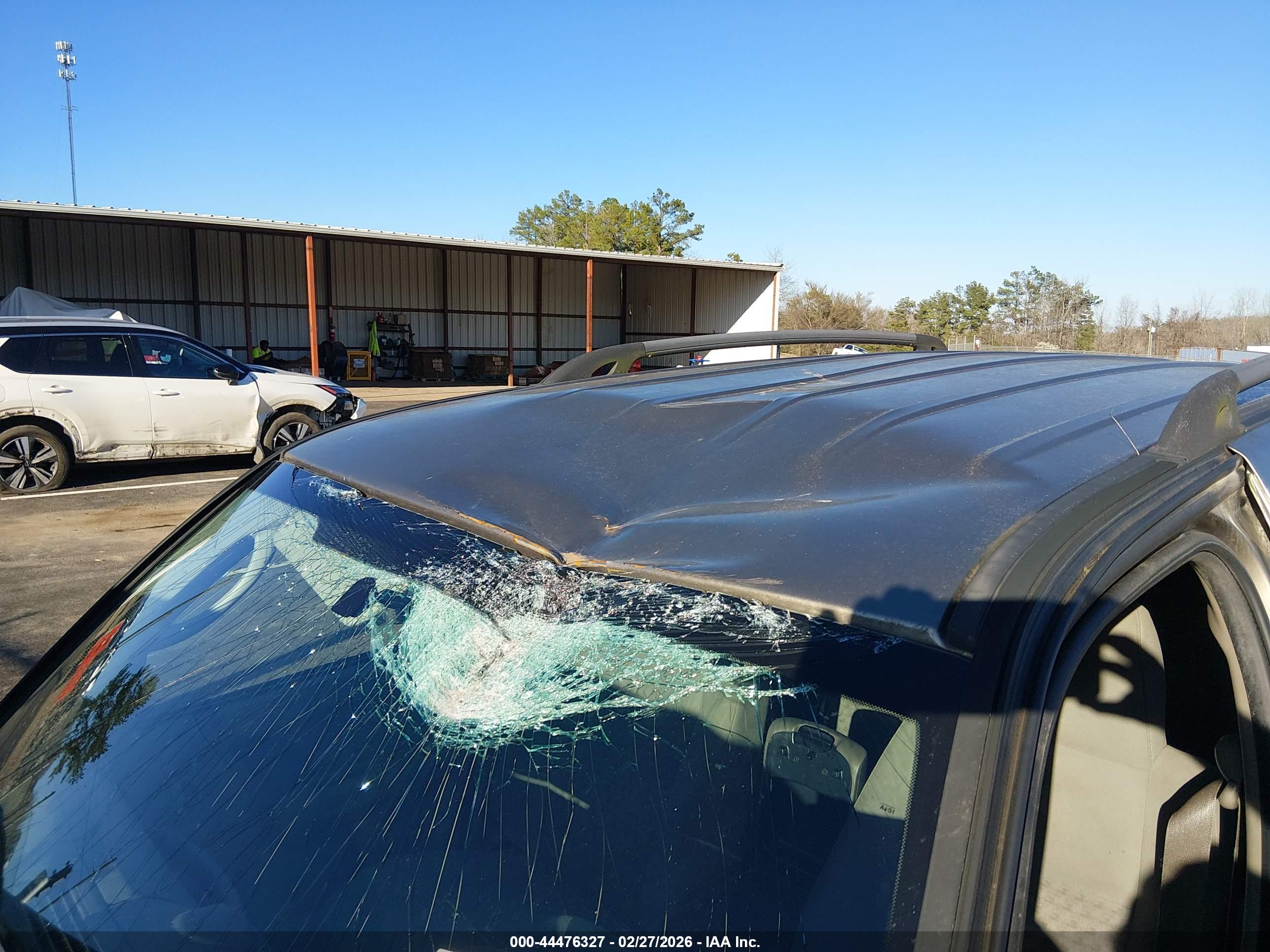JEEP LIBERTY image 6