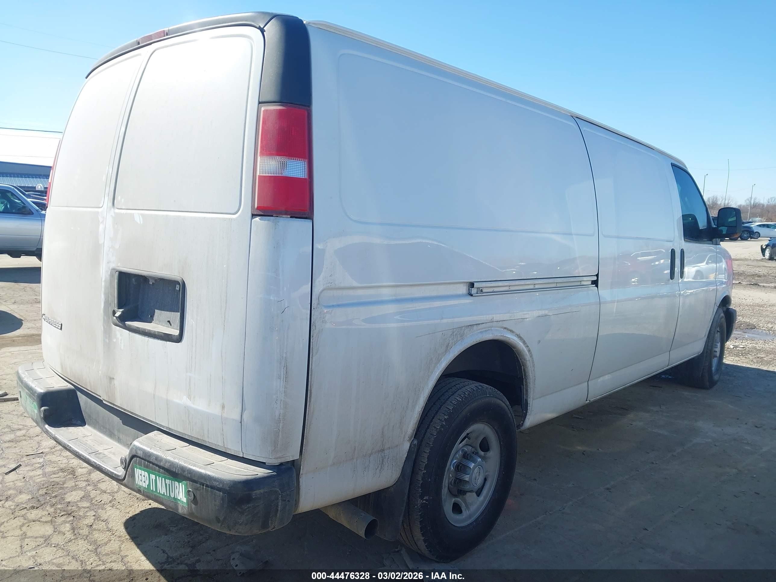 CHEVROLET EXPRESS image 4