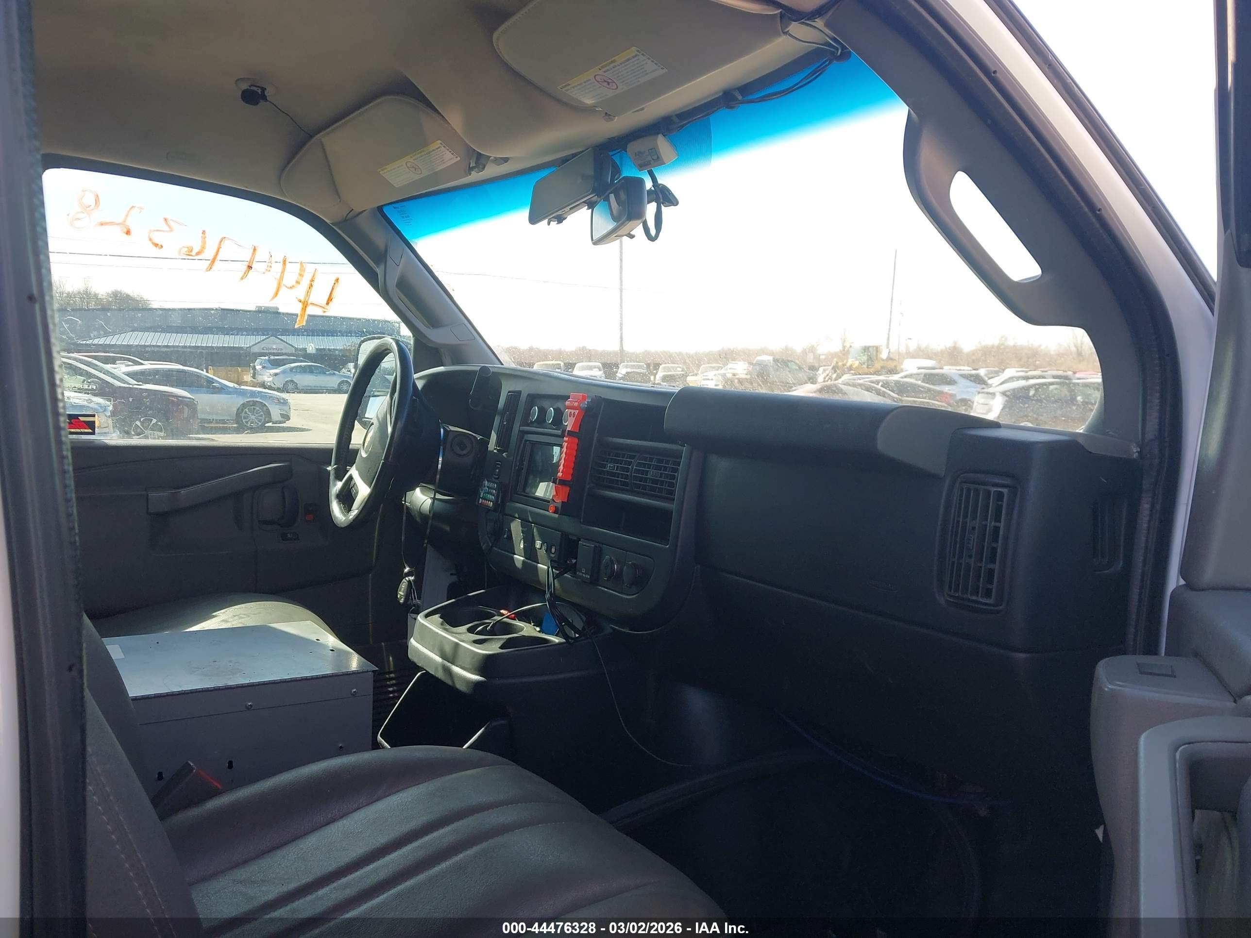 CHEVROLET EXPRESS image 5
