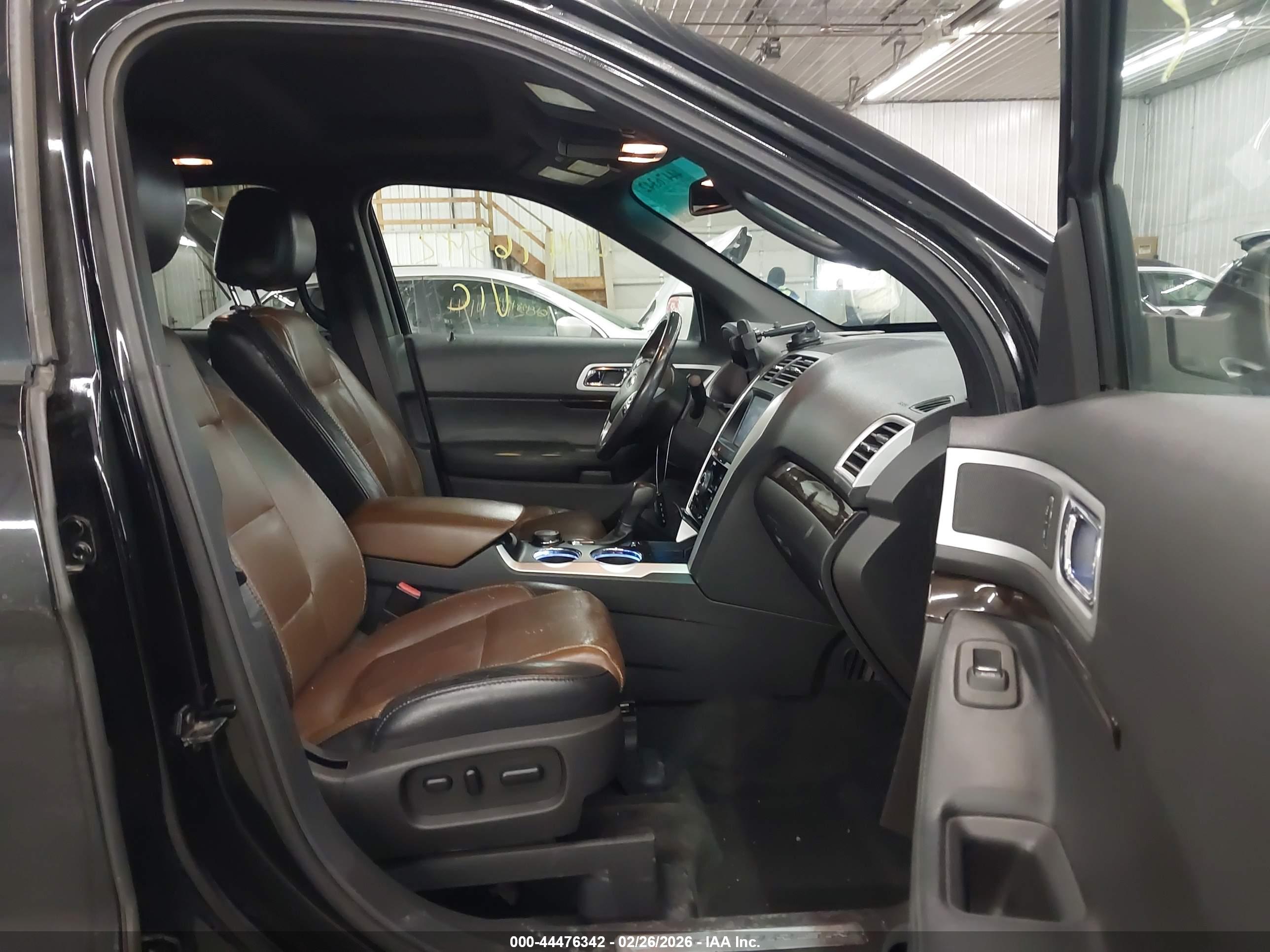 FORD EXPLORER image 5
