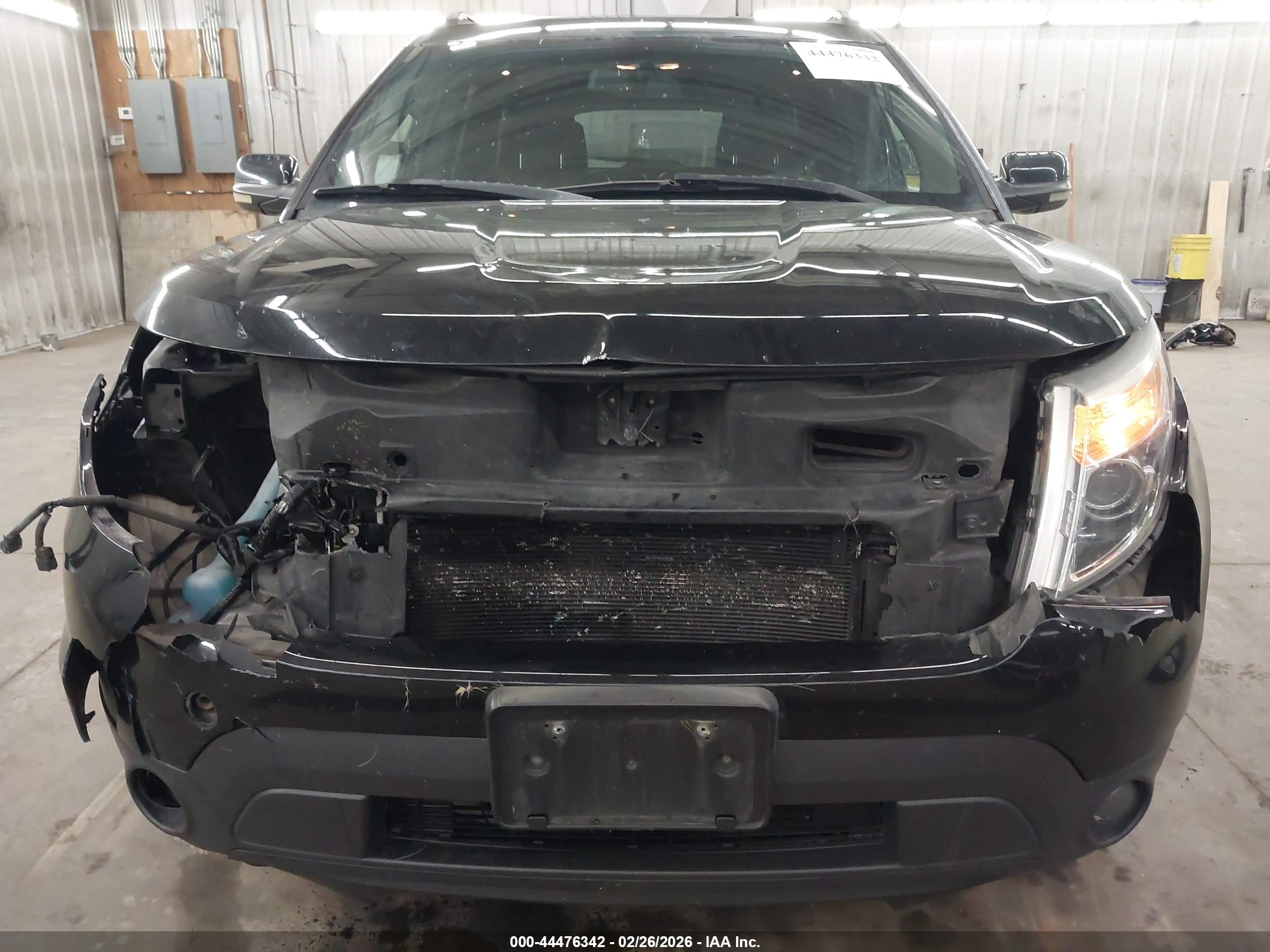 FORD EXPLORER image 6