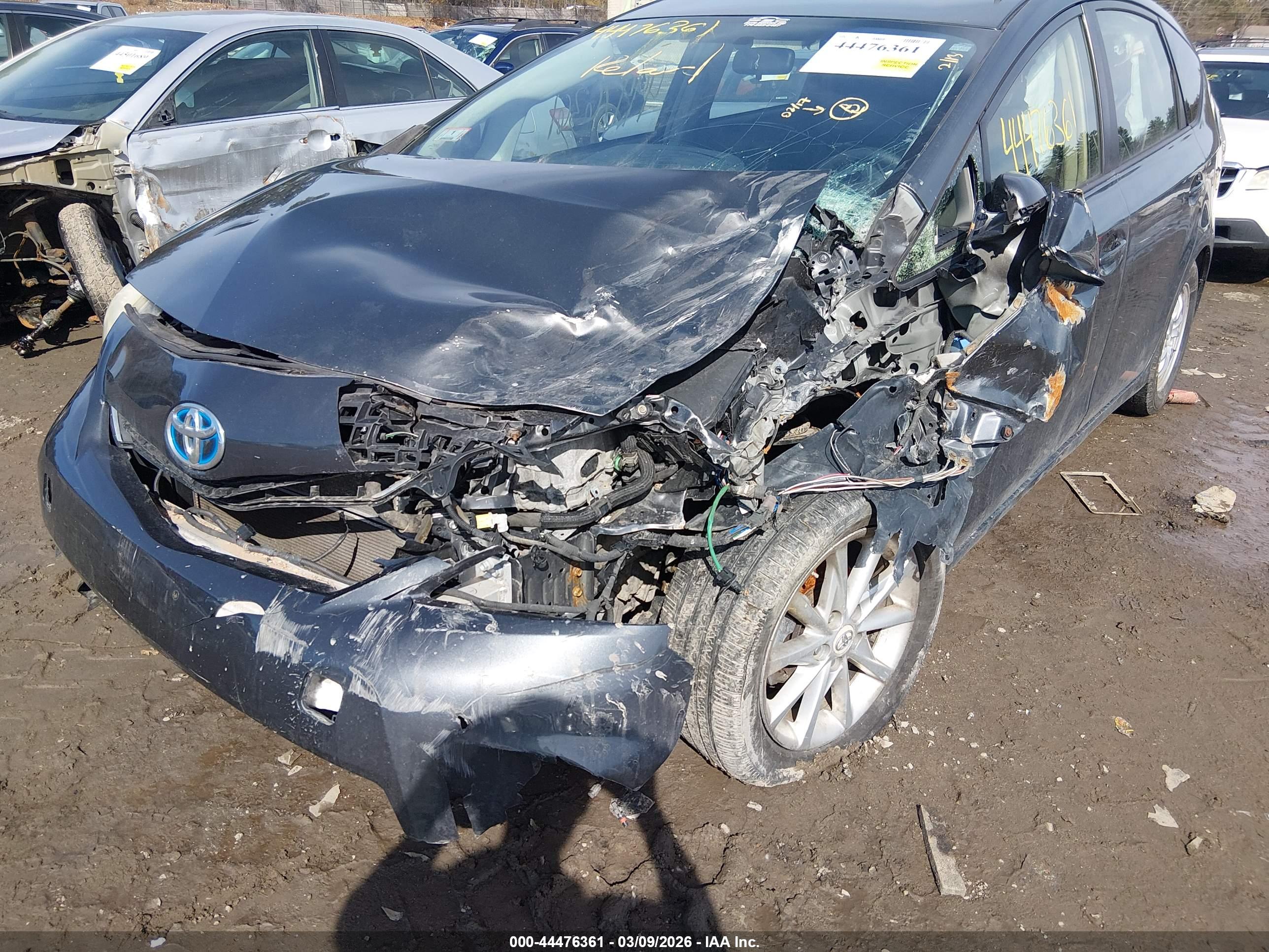 TOYOTA PRIUS image 6
