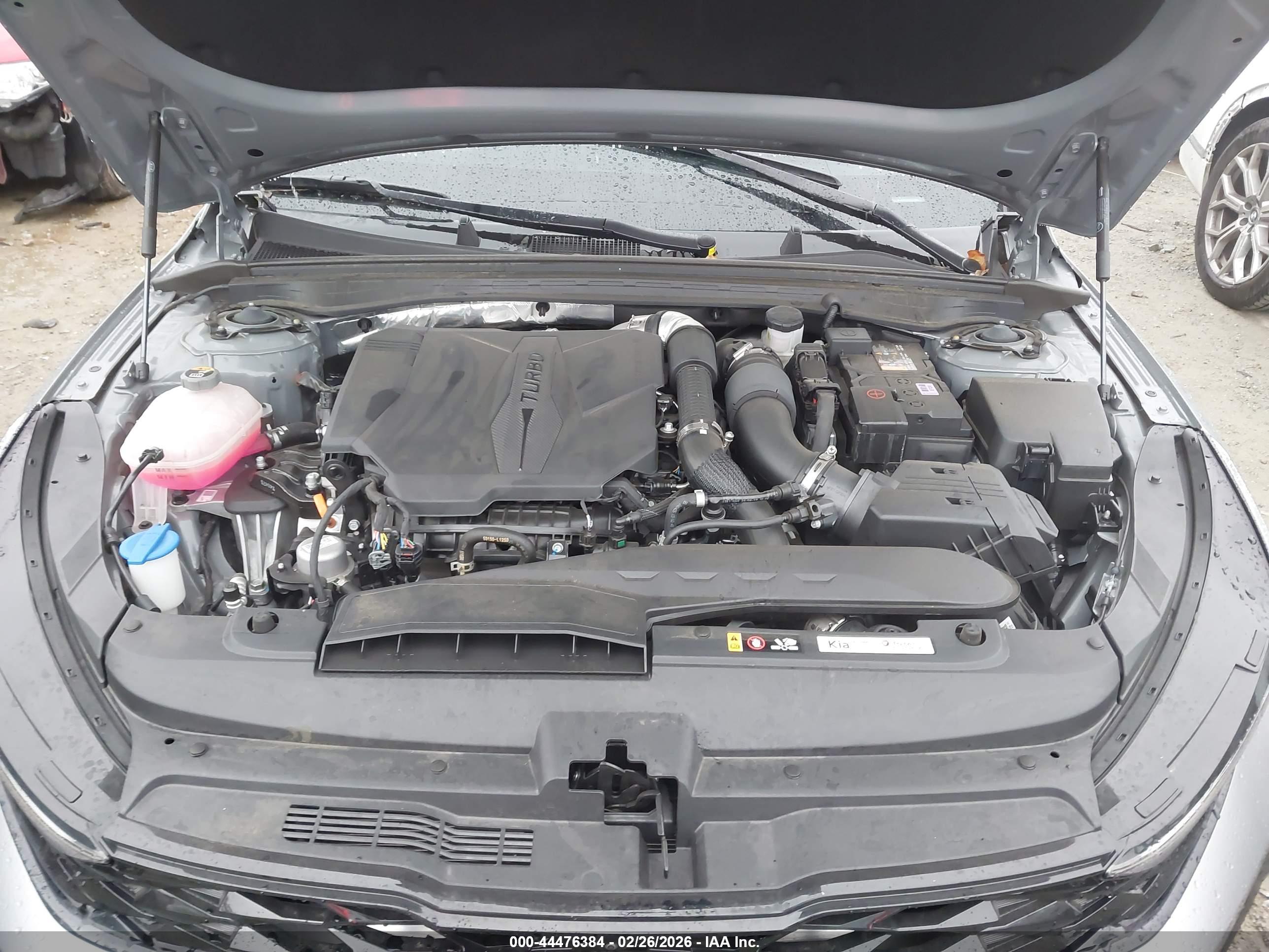 KIA K5 image 10
