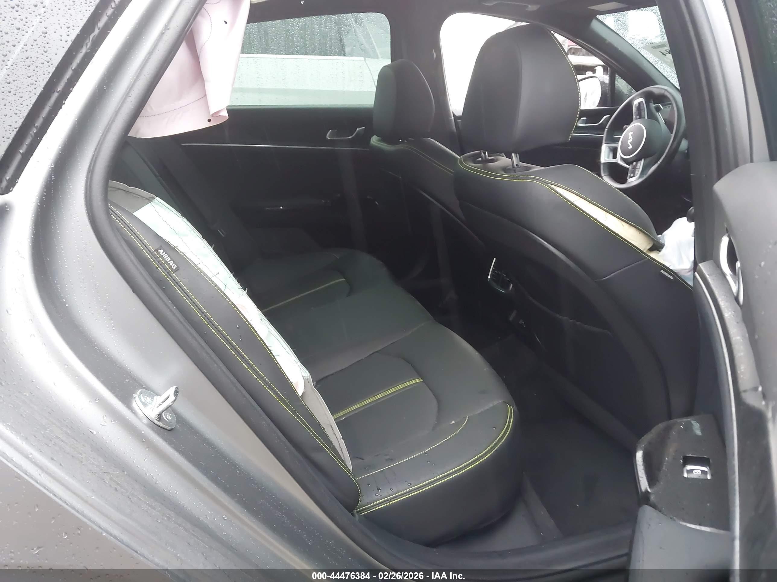 KIA K5 image 8