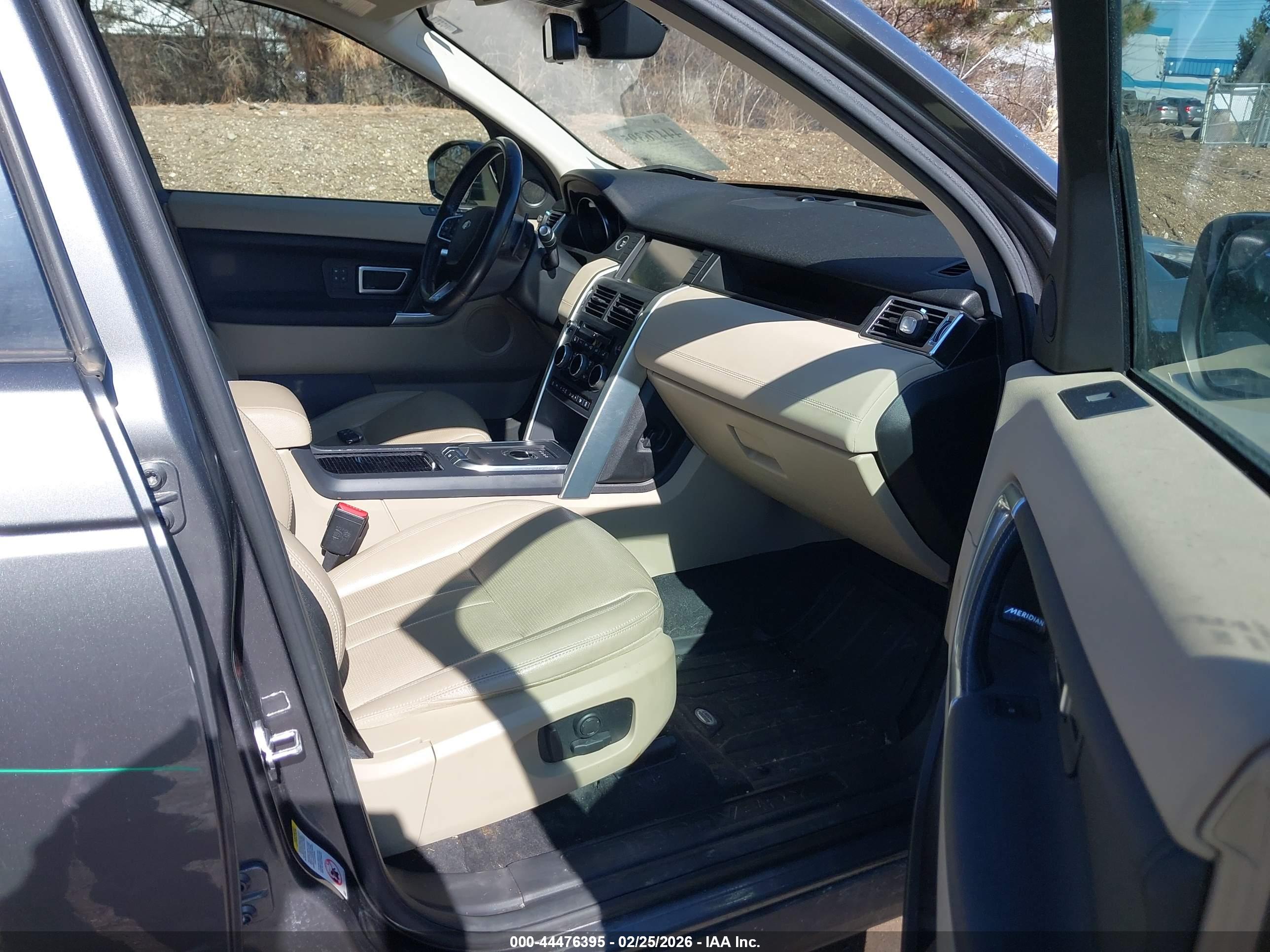 LAND ROVER image 5