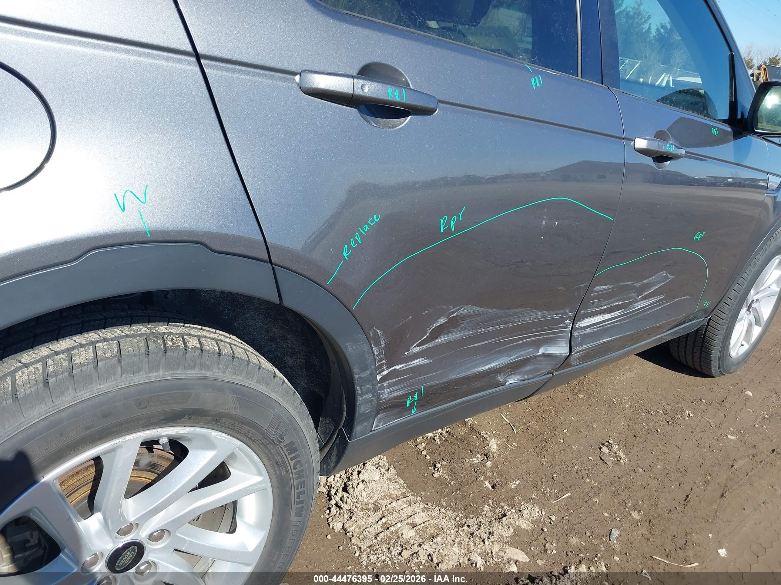 LAND ROVER image 6