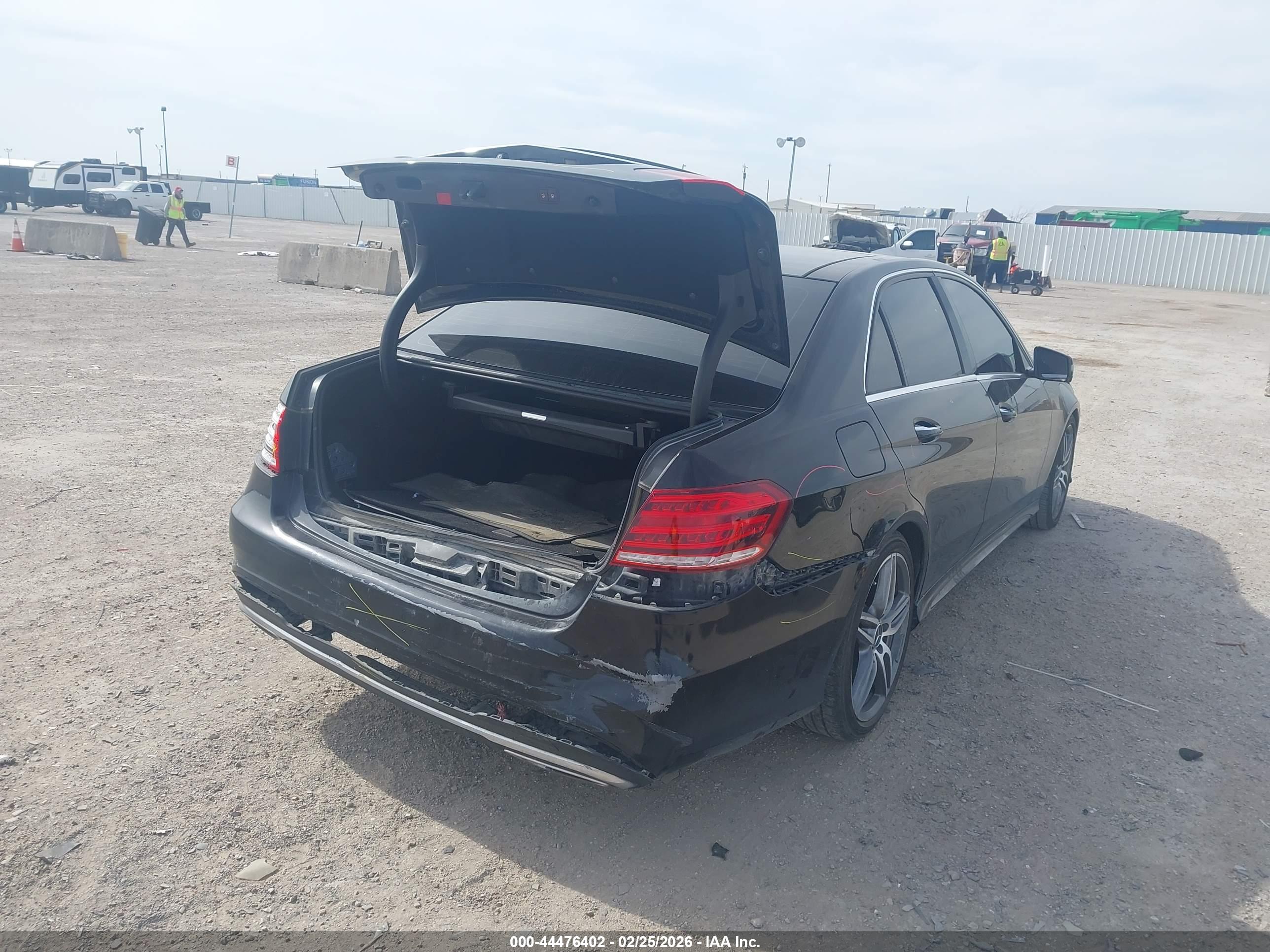 MERCEDES-BENZ E image 4