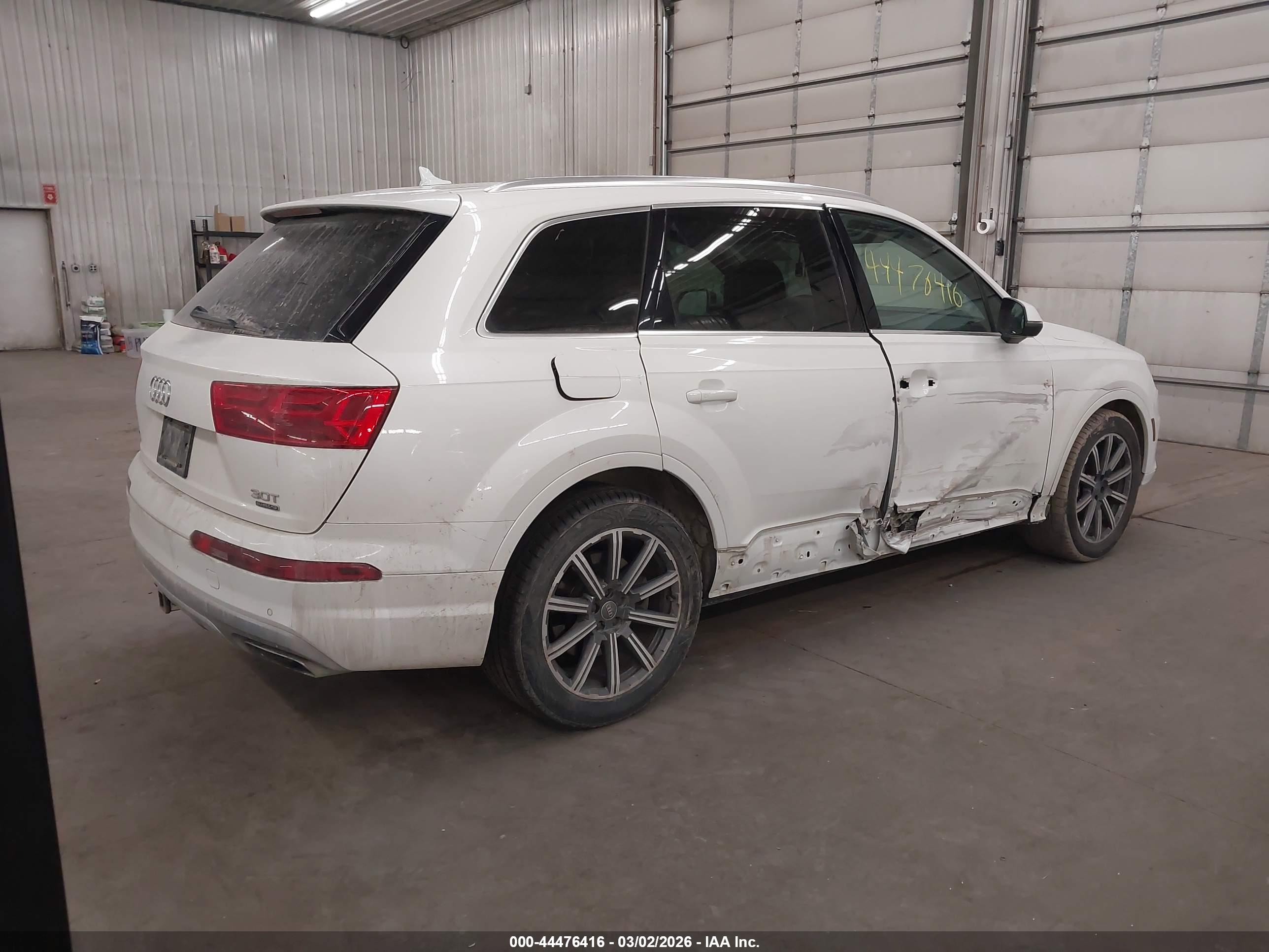 AUDI Q7 image 4