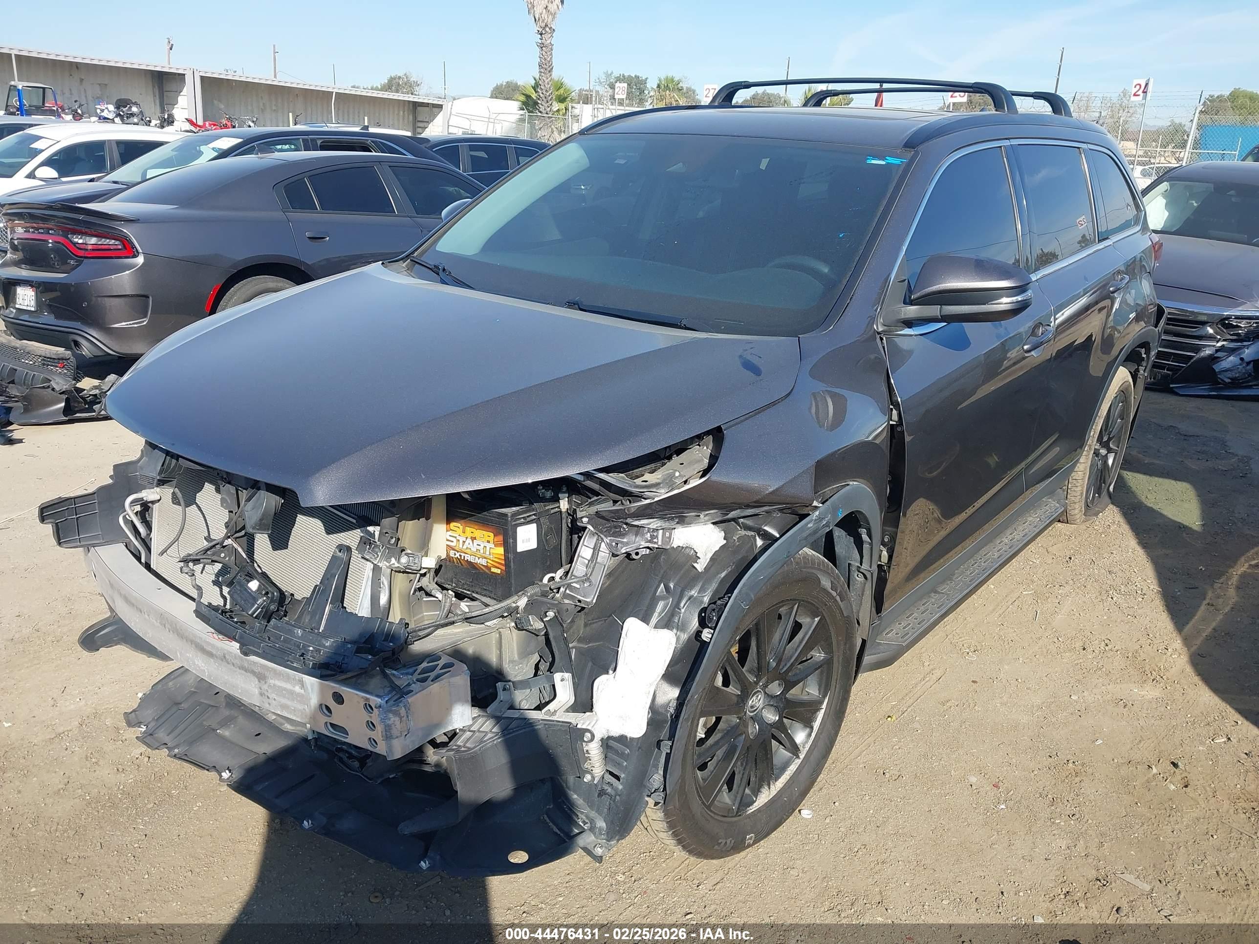 TOYOTA HIGHLANDER image 2