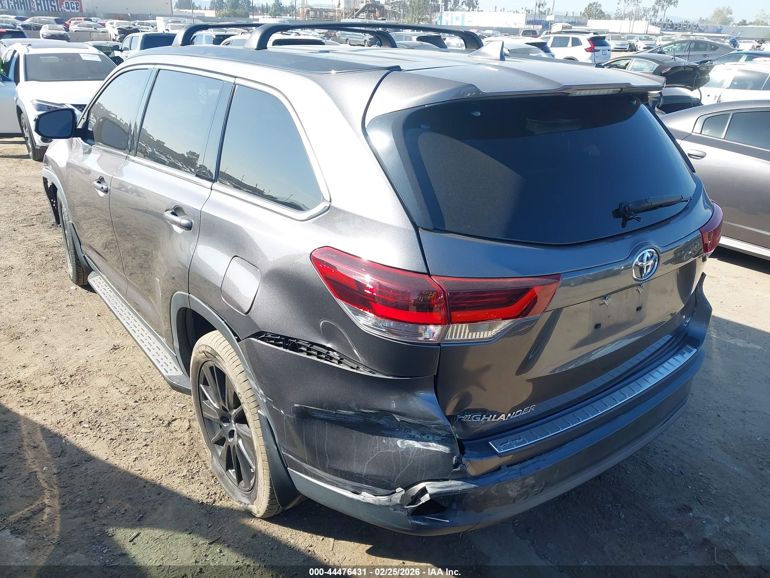 TOYOTA HIGHLANDER image 3