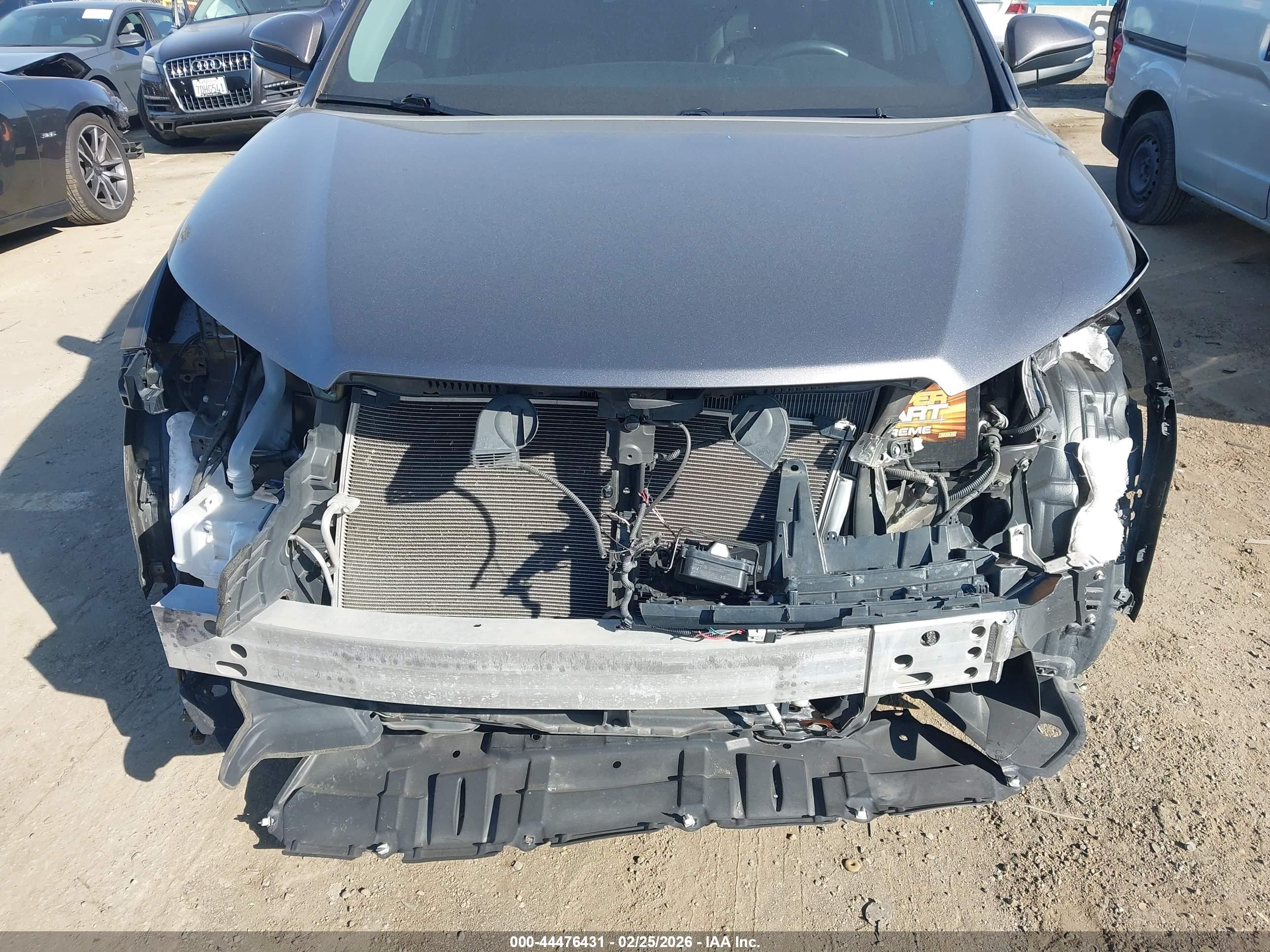 TOYOTA HIGHLANDER image 6