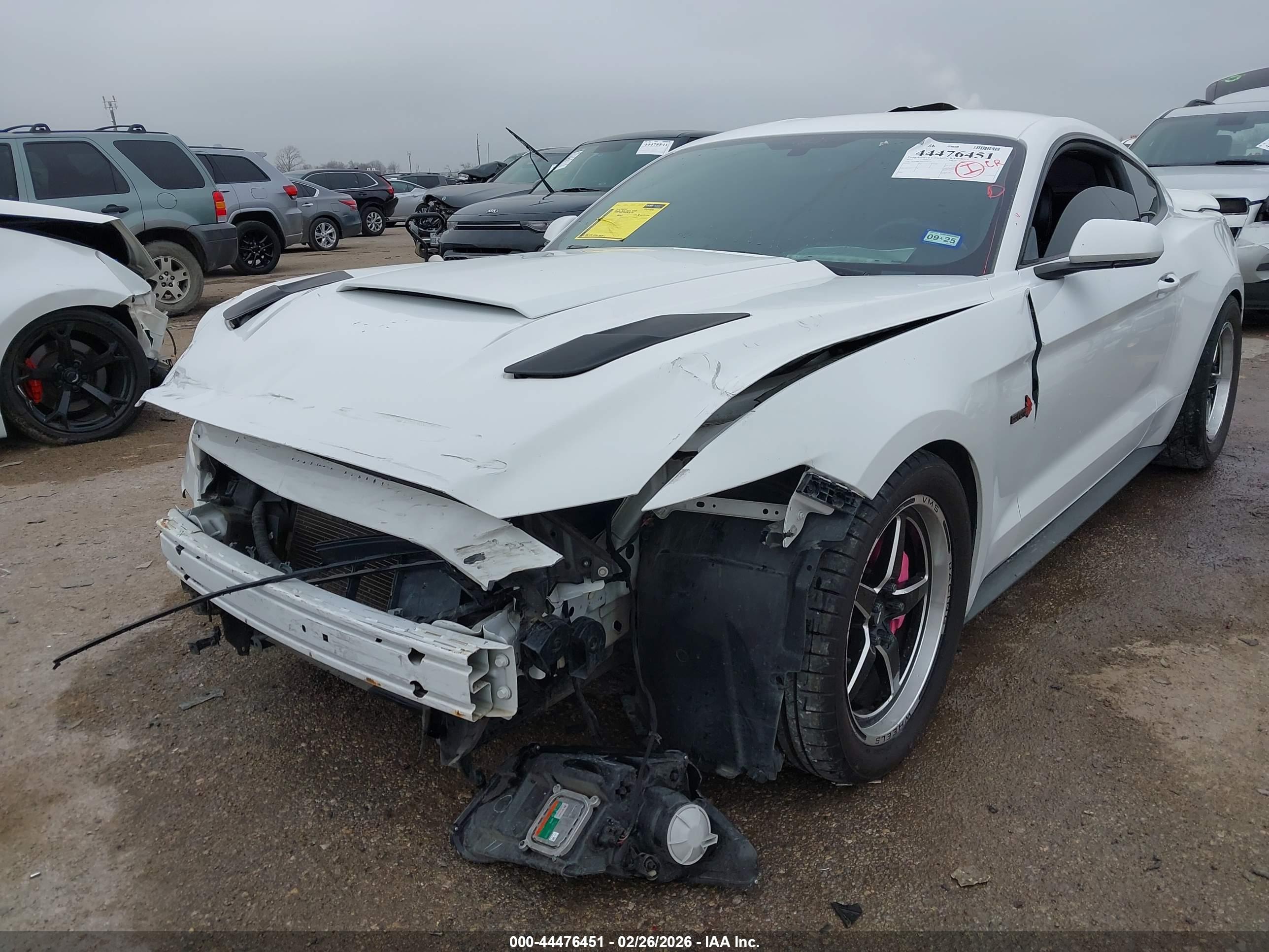 FORD MUSTANG image 6