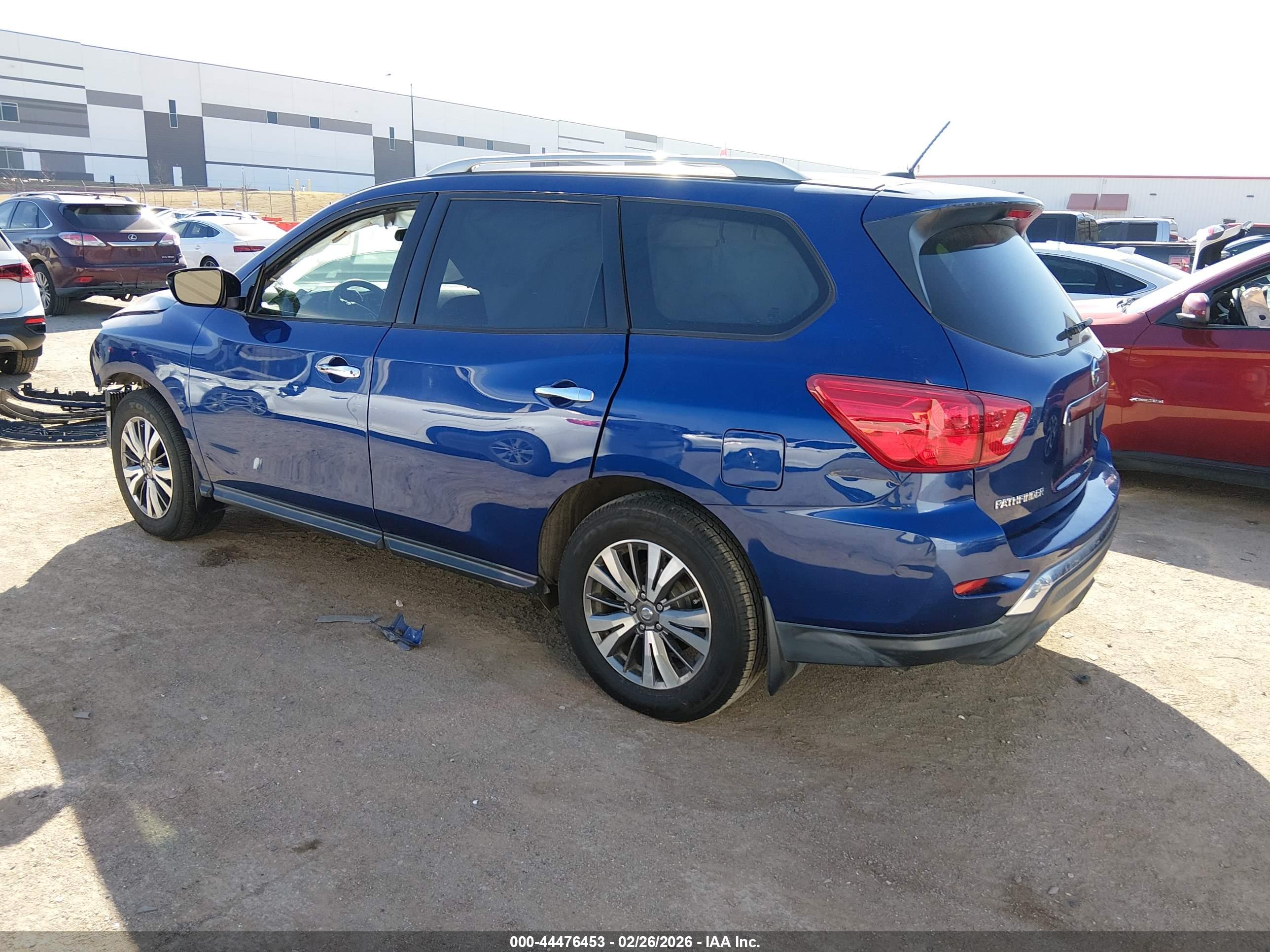 NISSAN PATHFINDER image 3