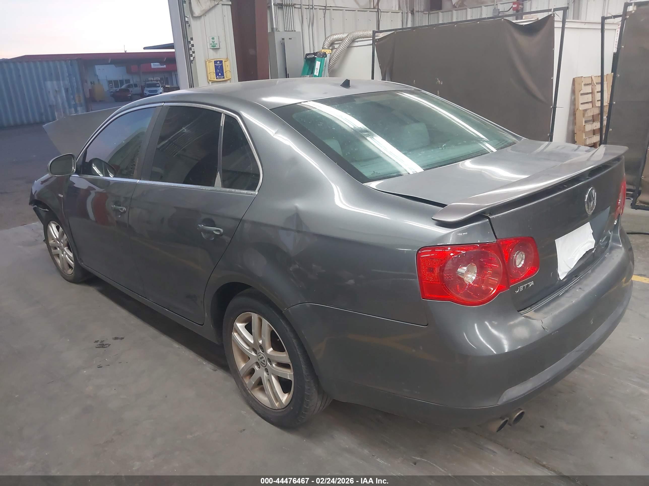 VOLKSWAGEN JETTA image 3