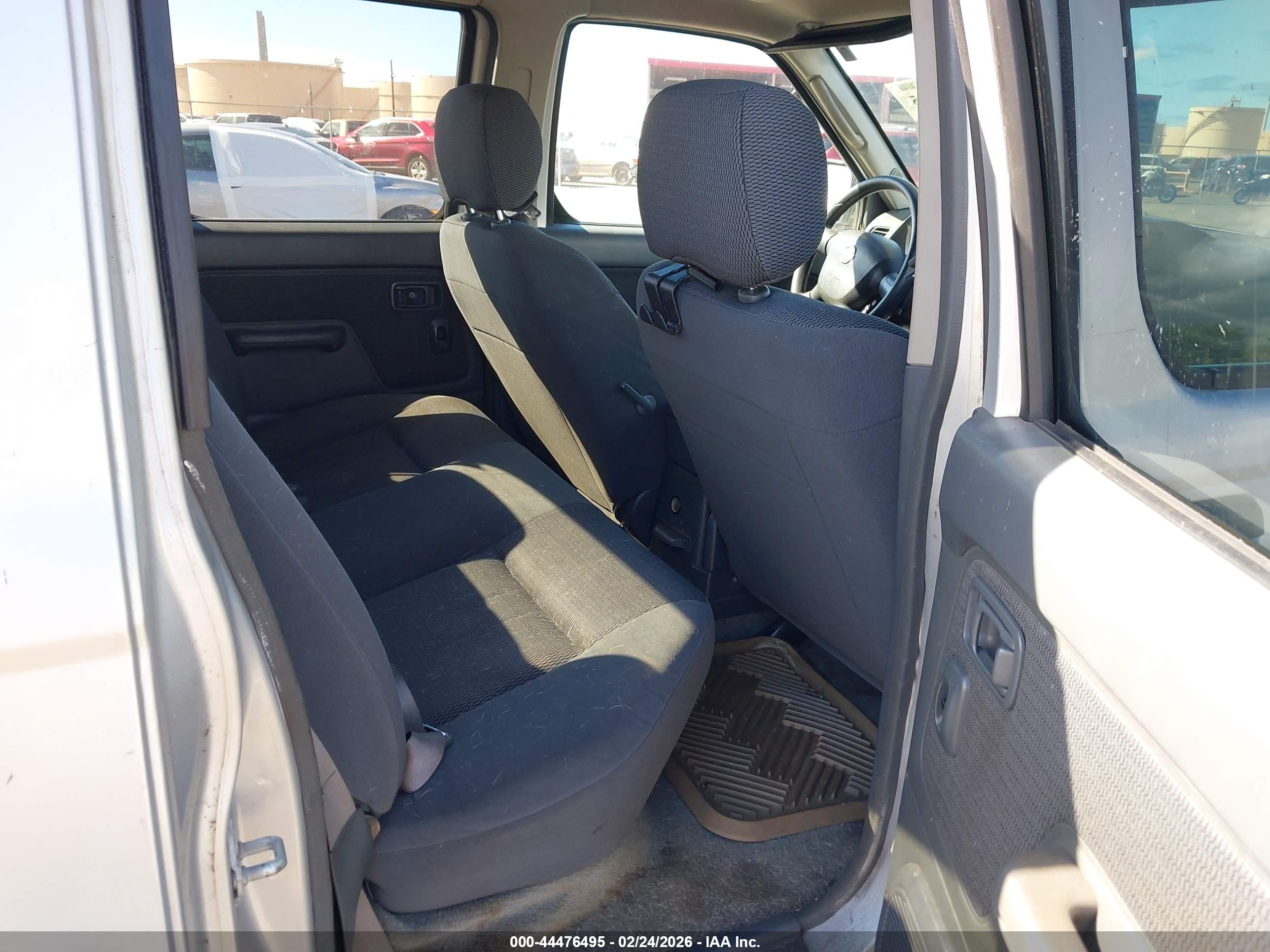 NISSAN FRONTIER image 8