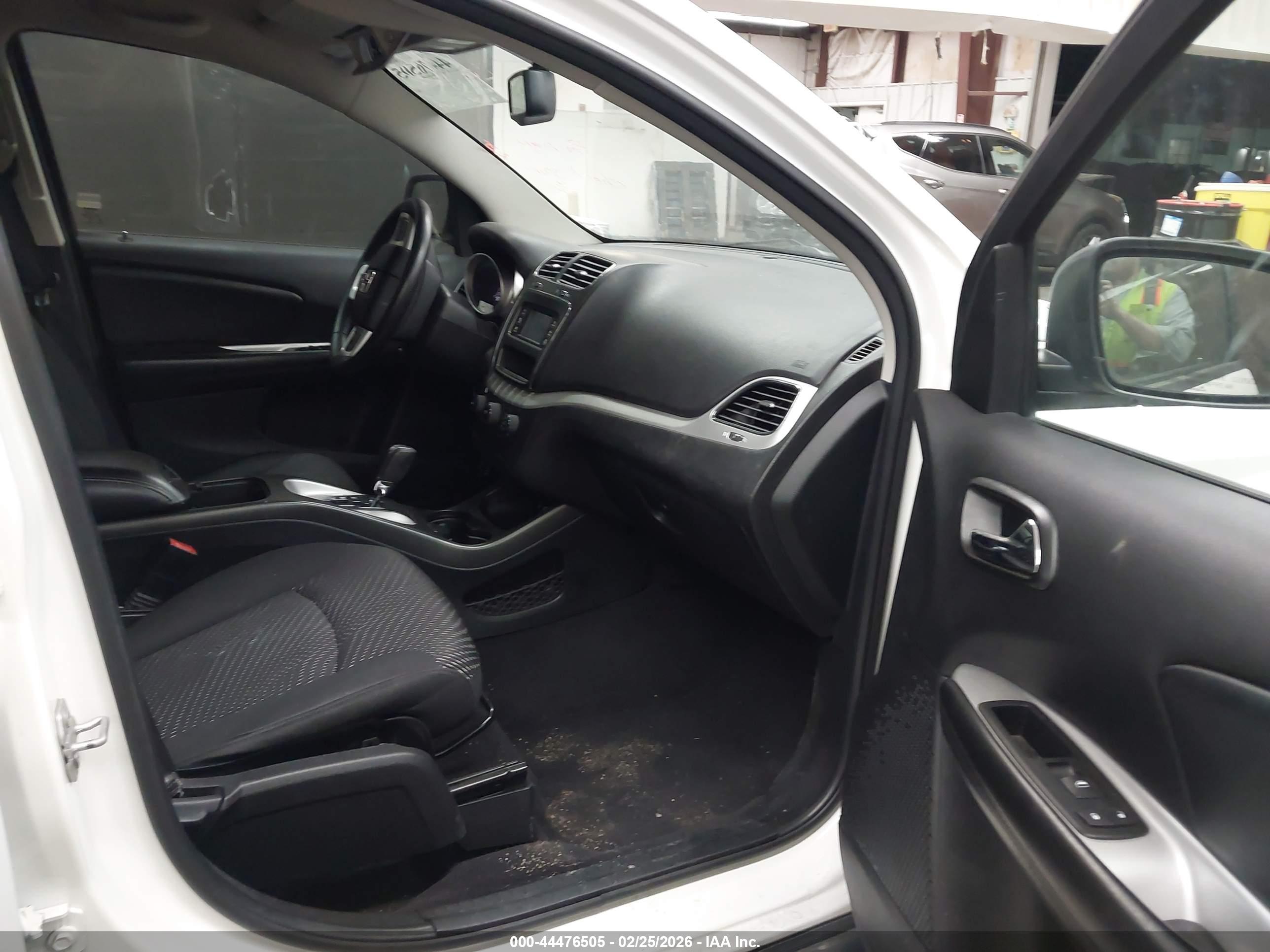 DODGE JOURNEY image 5