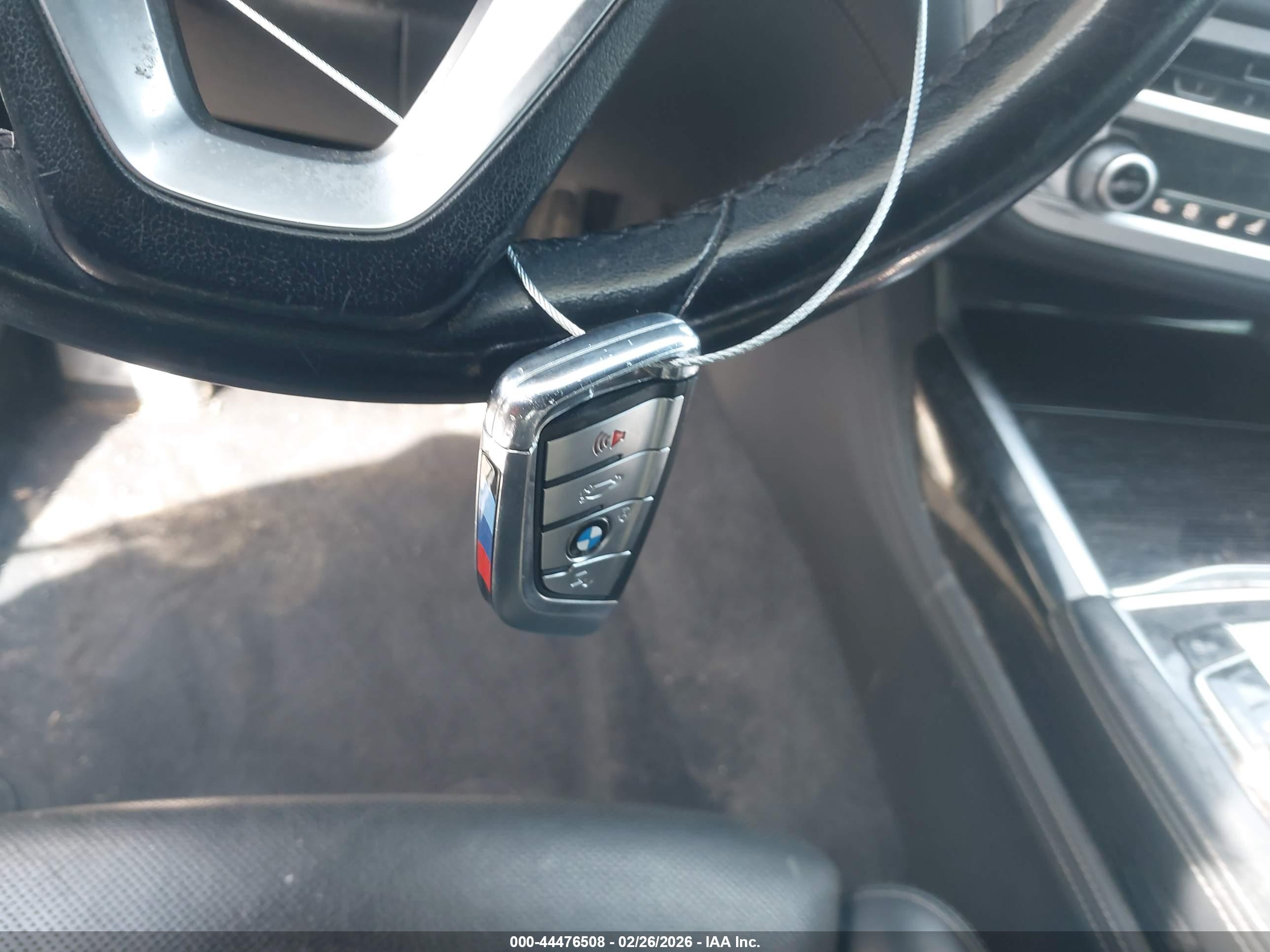 BMW 750I image 11