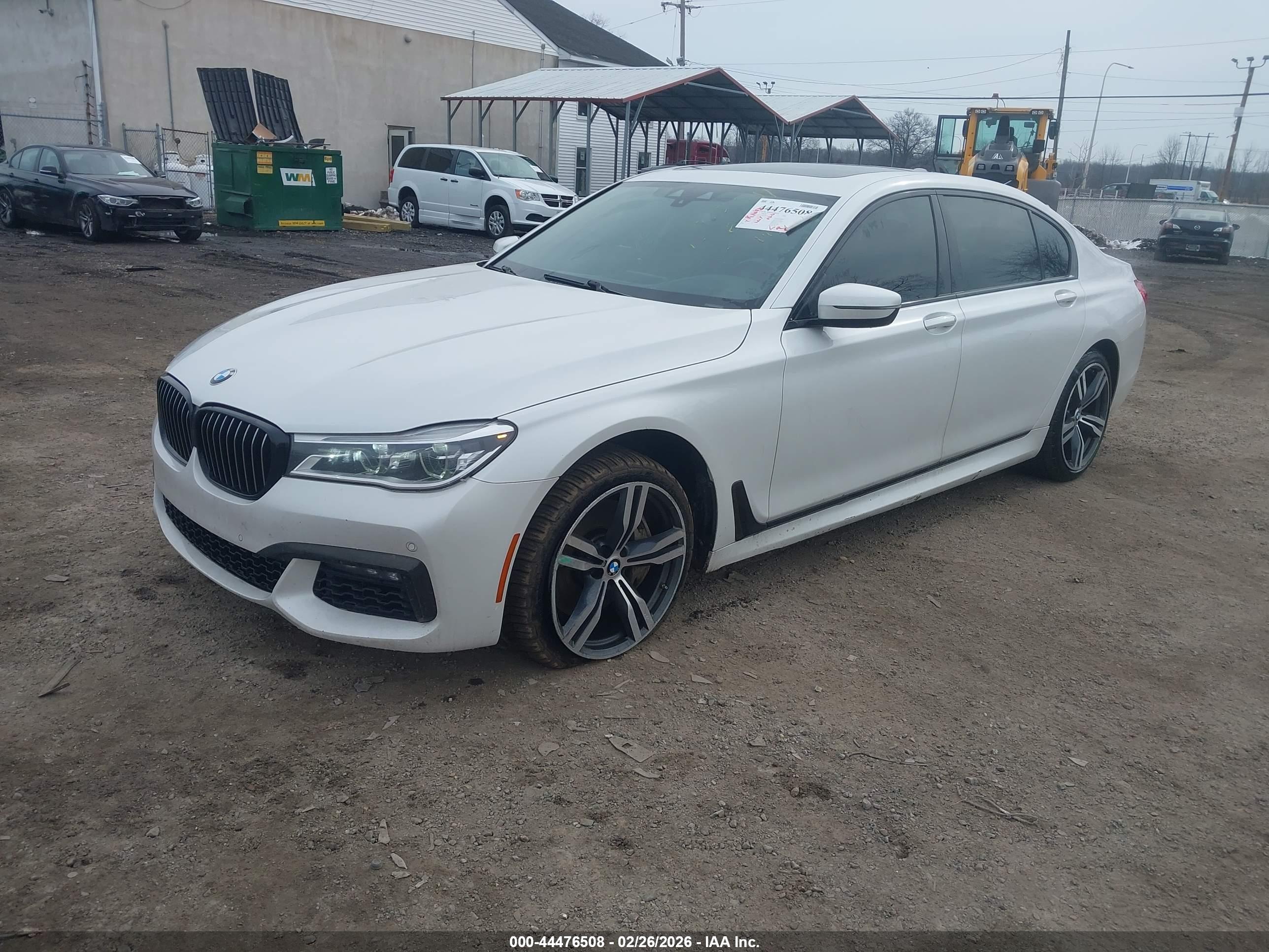 BMW 750I image 2