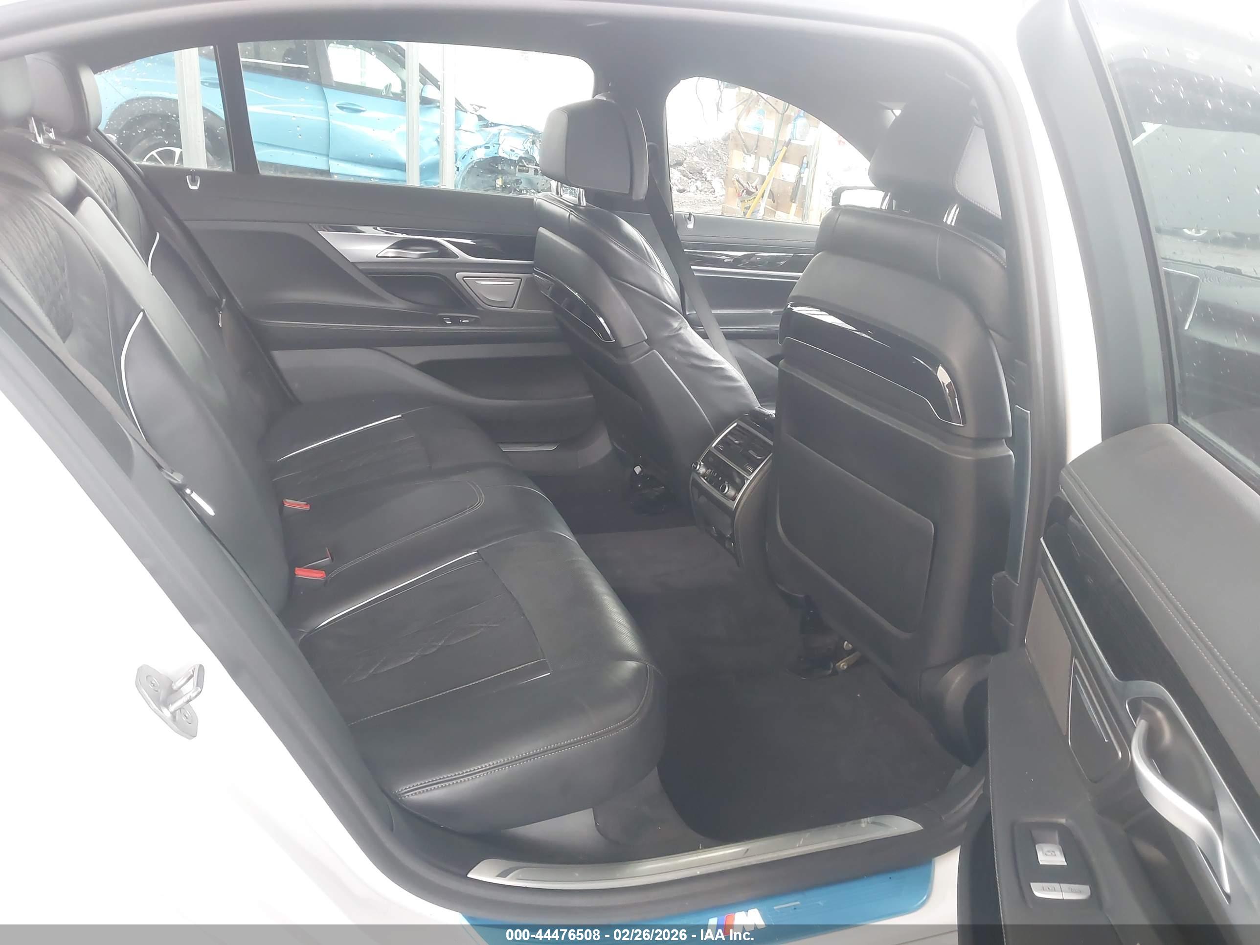 BMW 750I image 8