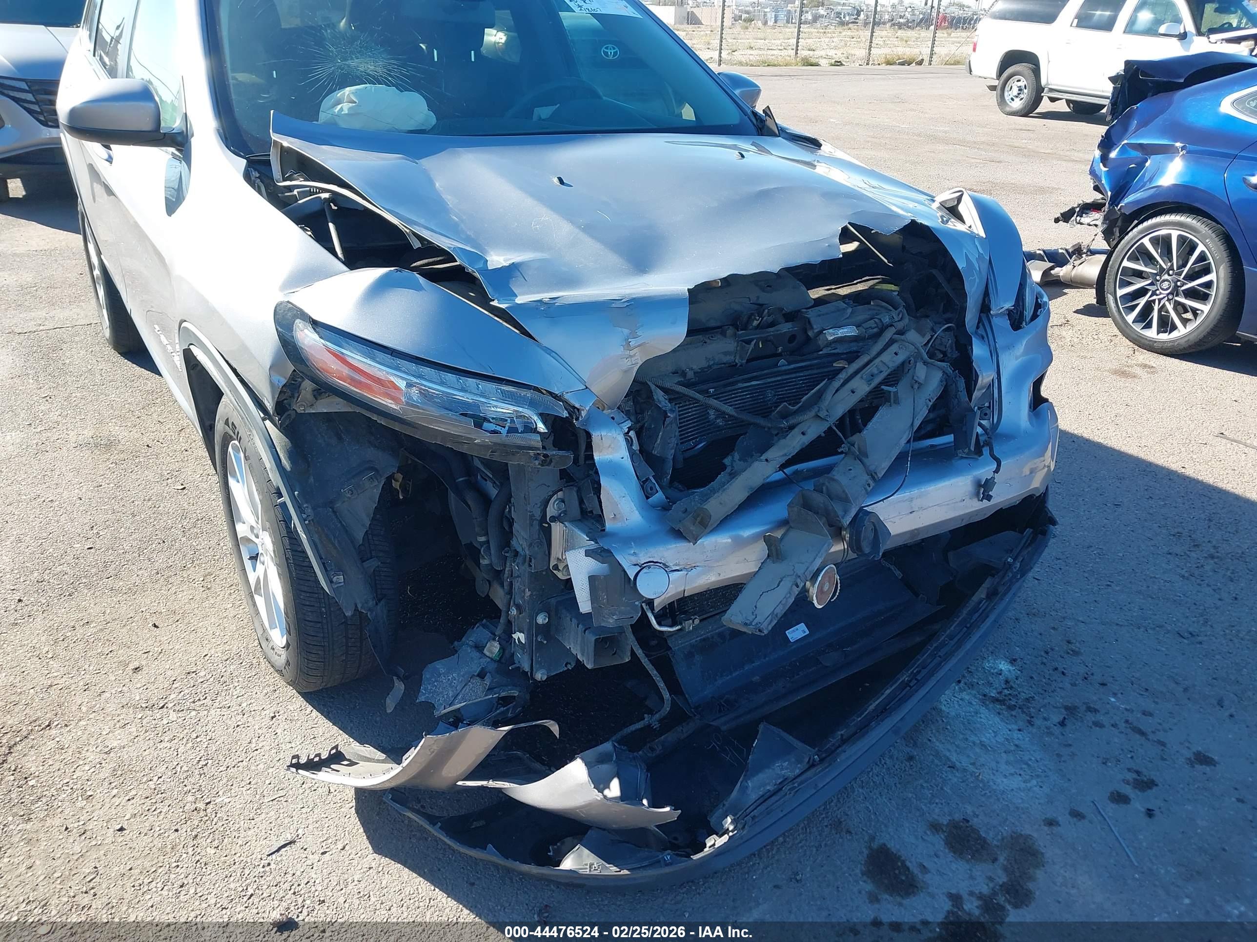 JEEP CHEROKEE image 6