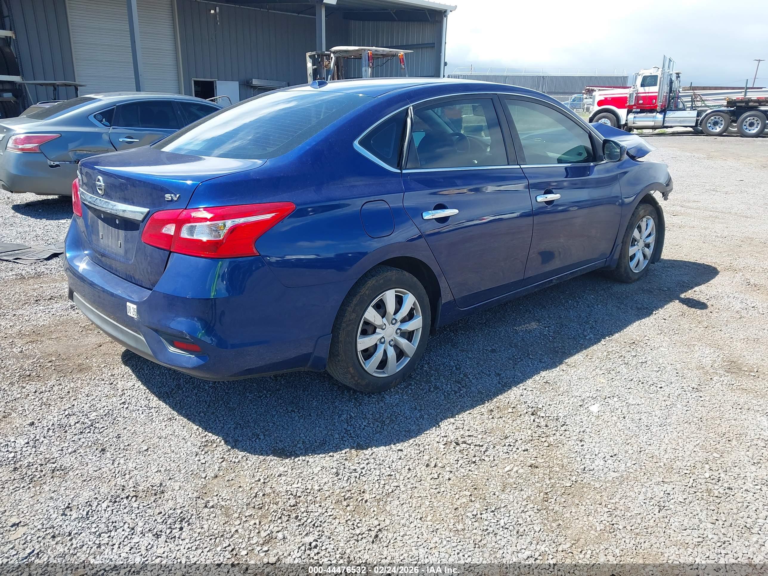 NISSAN SENTRA image 4