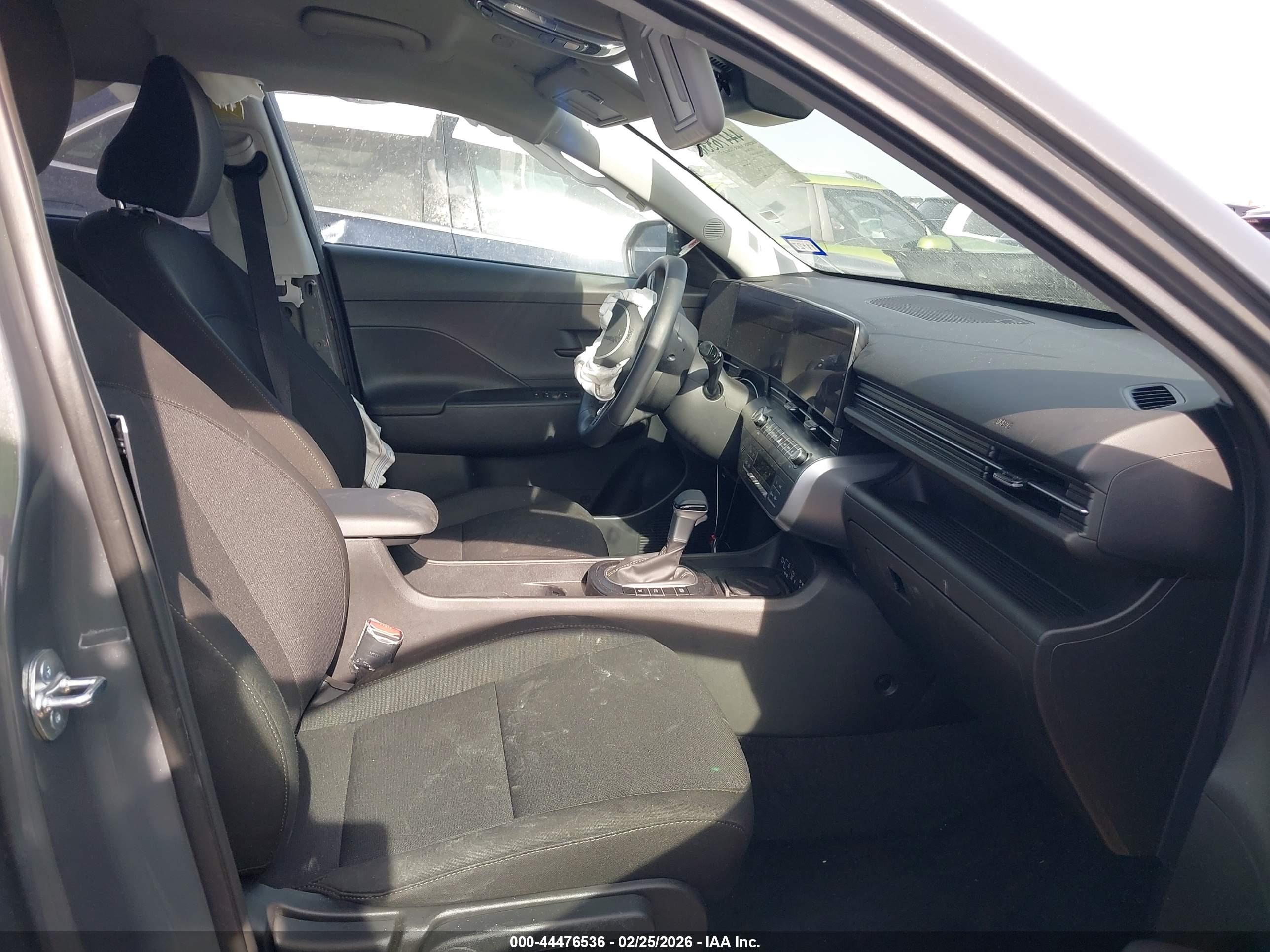 HYUNDAI KONA image 5