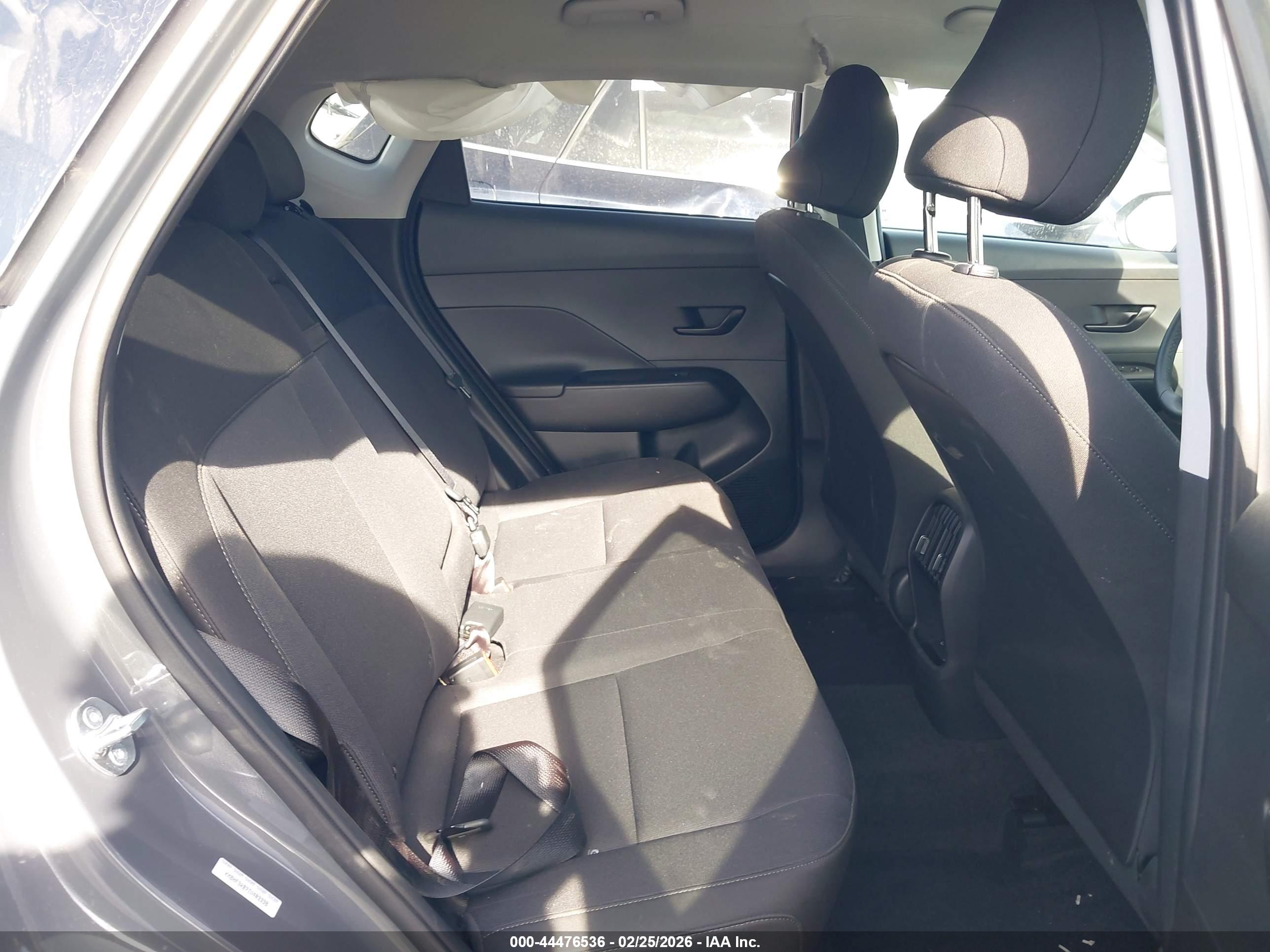 HYUNDAI KONA image 8
