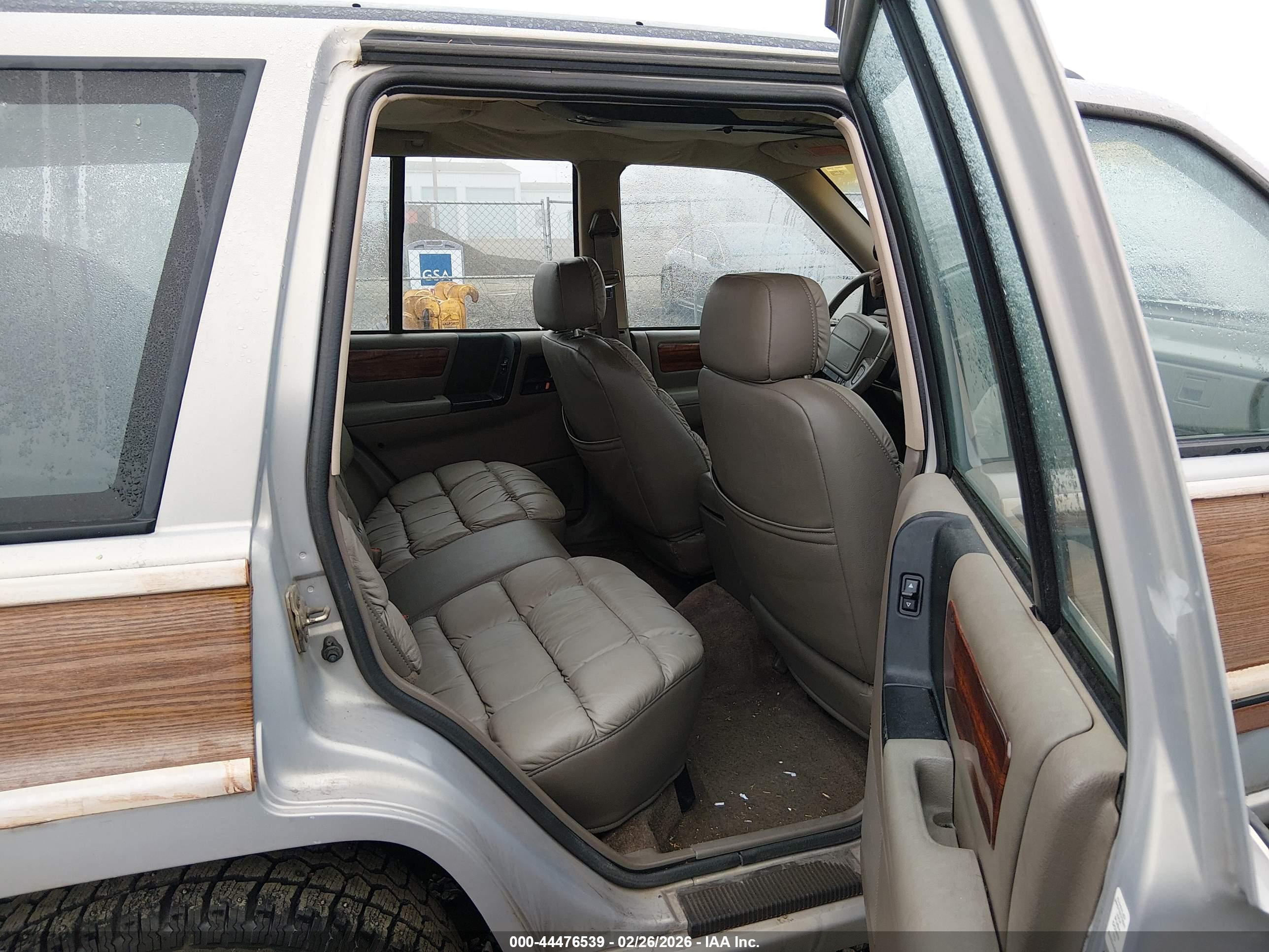 JEEP GRAND image 8