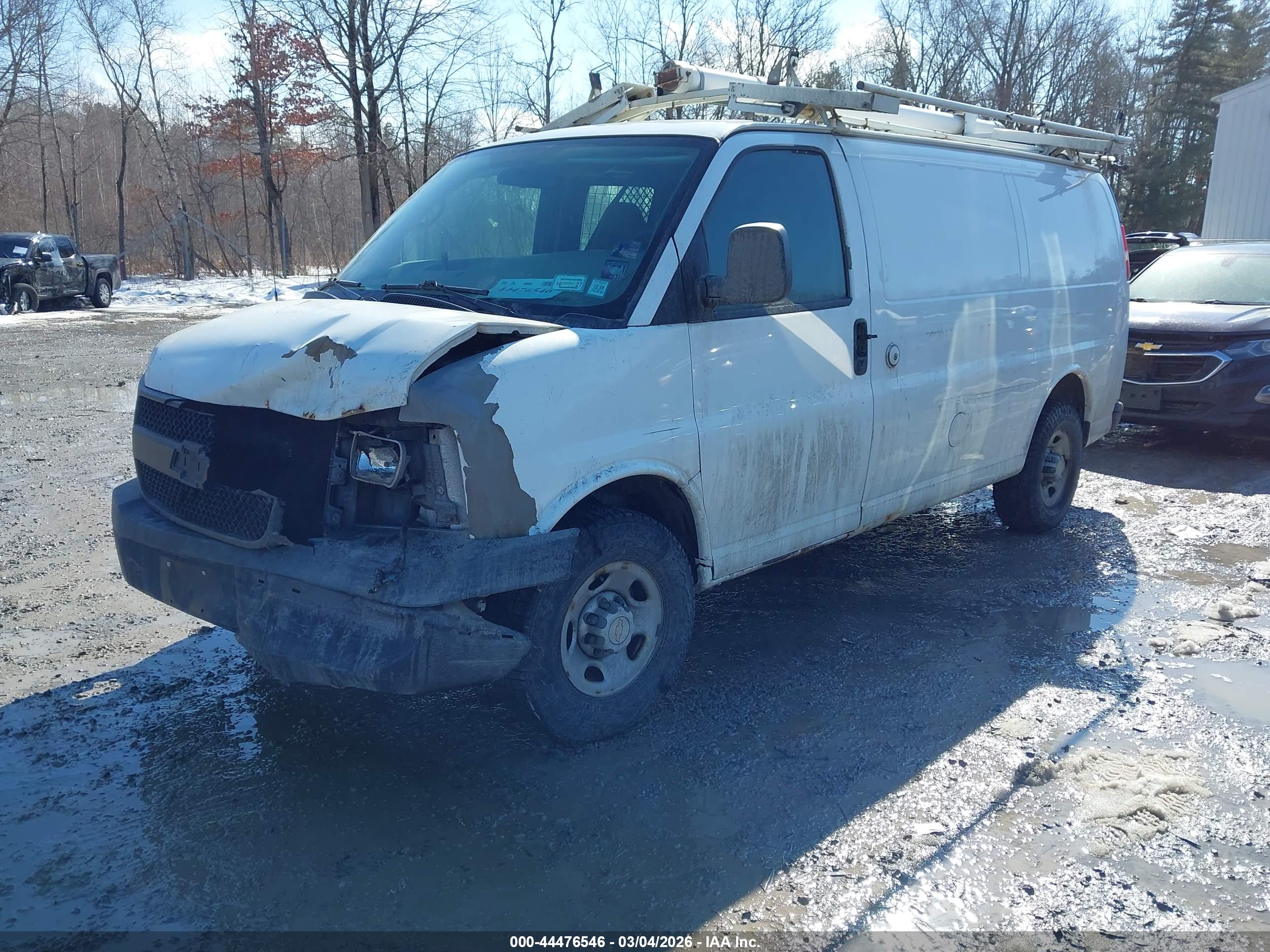 CHEVROLET EXPRESS image 2