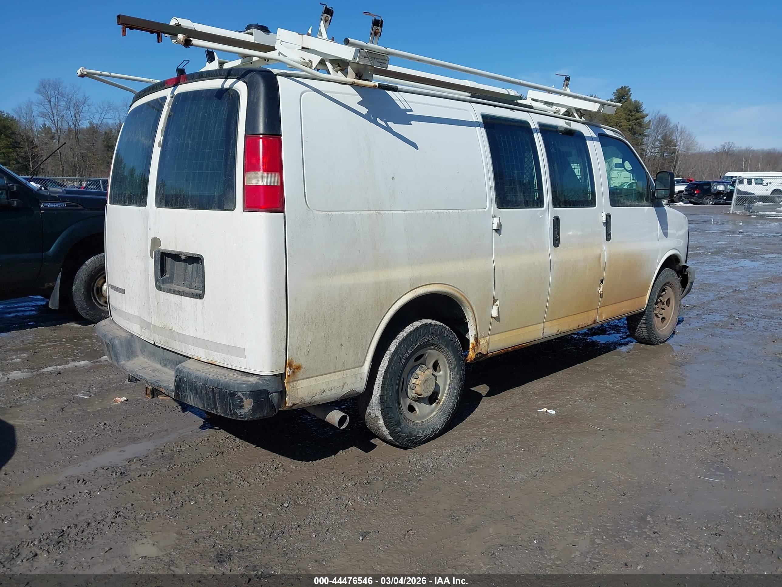 CHEVROLET EXPRESS image 4