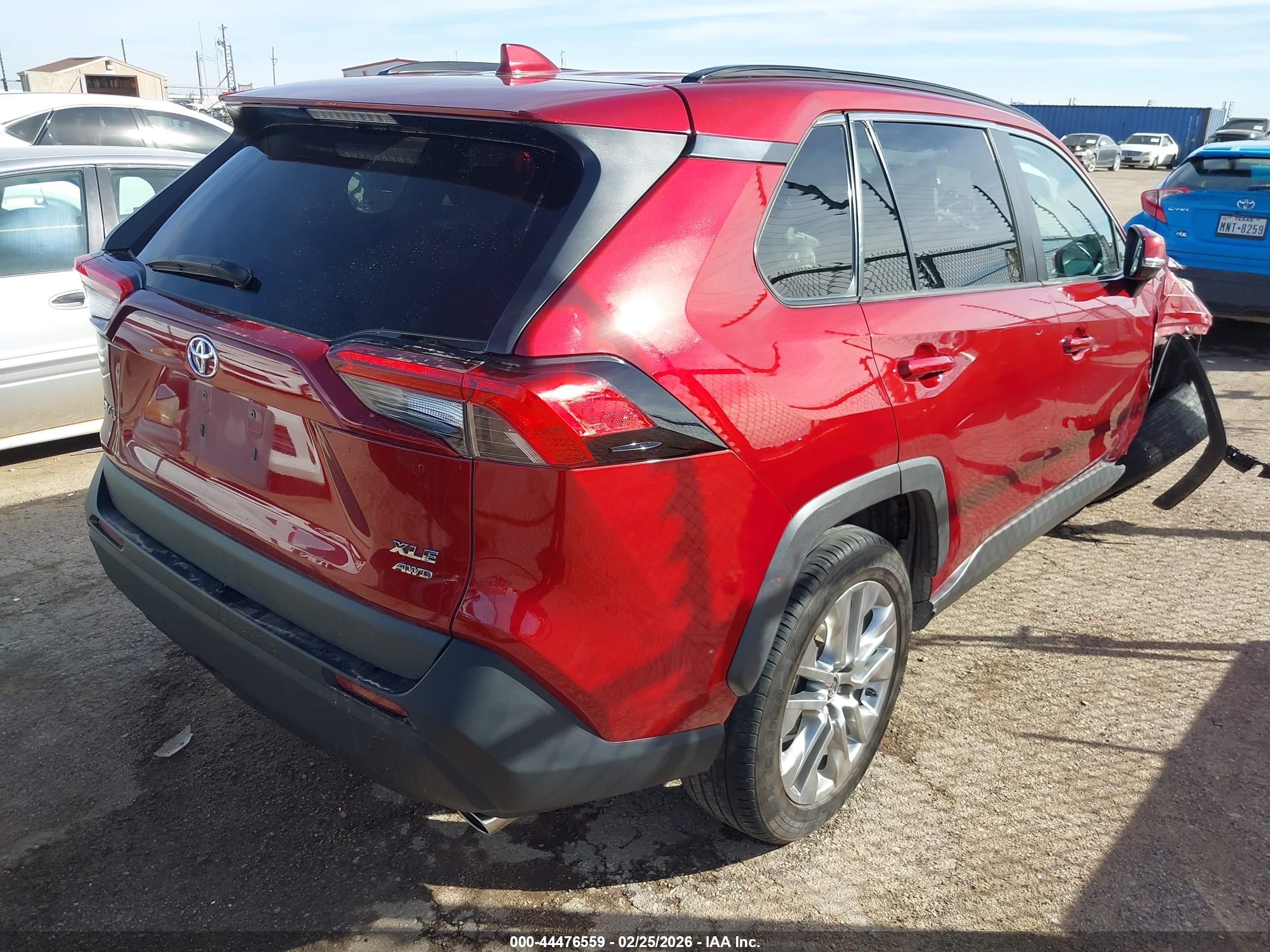 TOYOTA RAV4 image 4