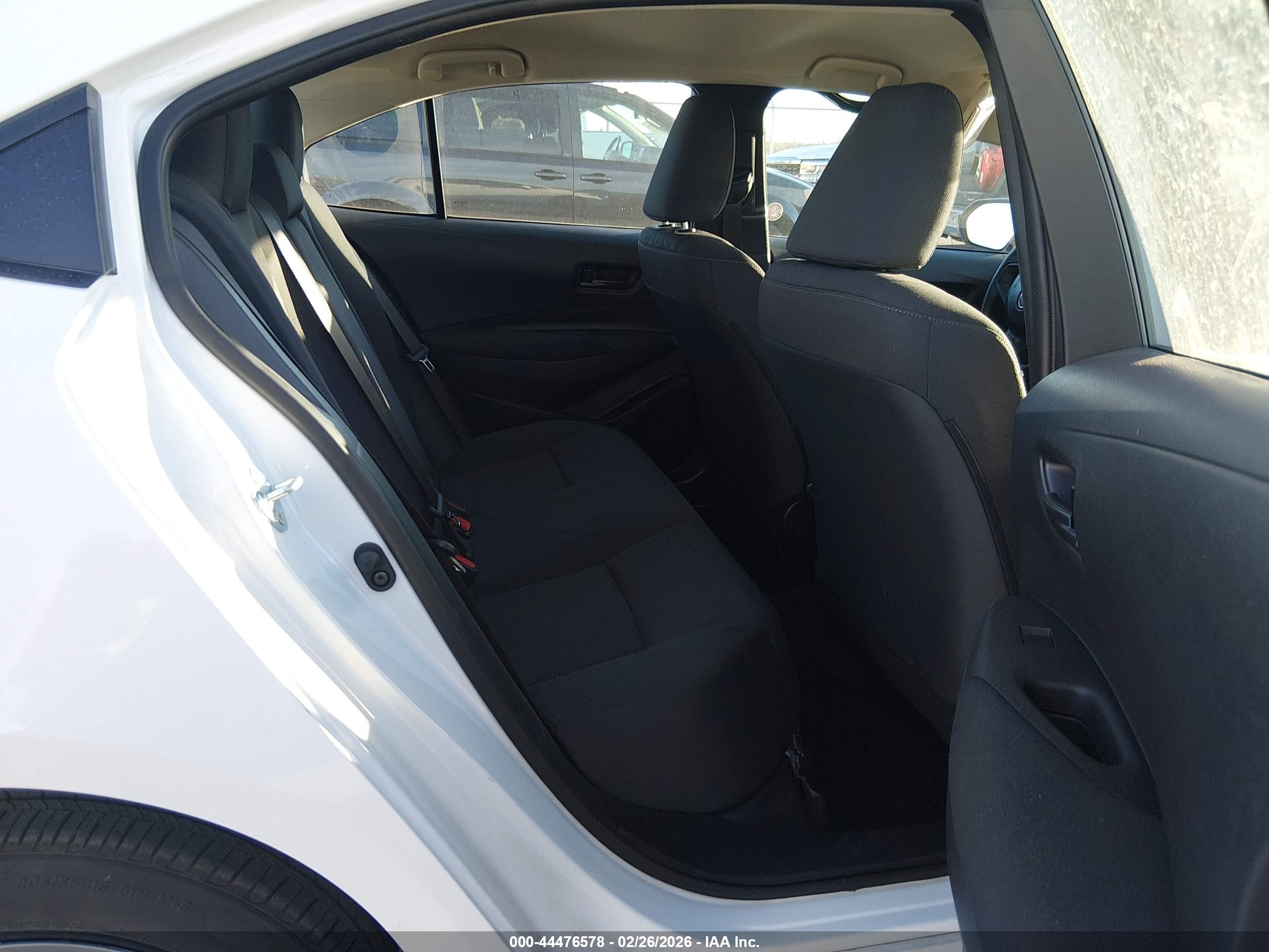 TOYOTA COROLLA image 8