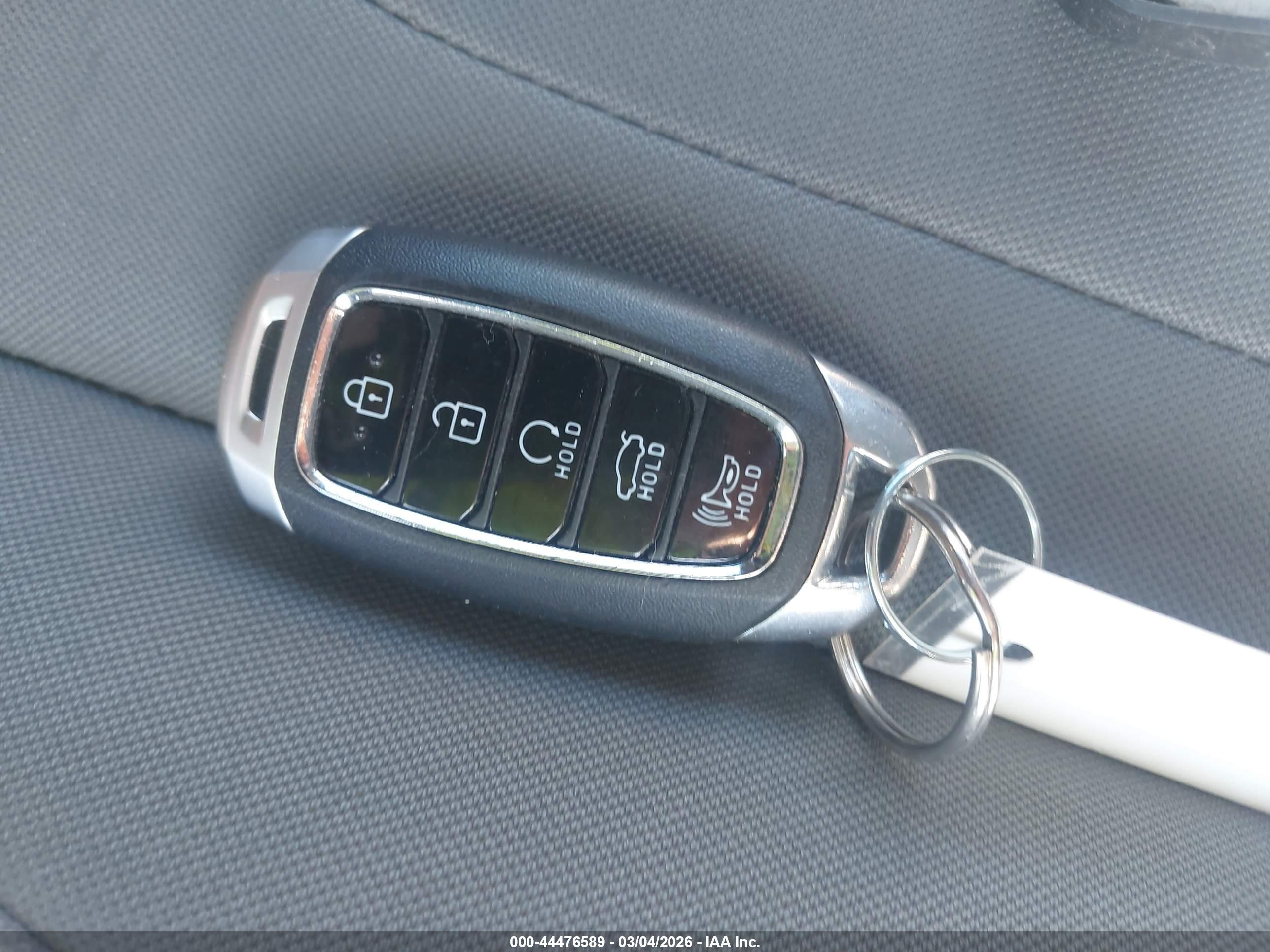 HYUNDAI ELANTRA image 11