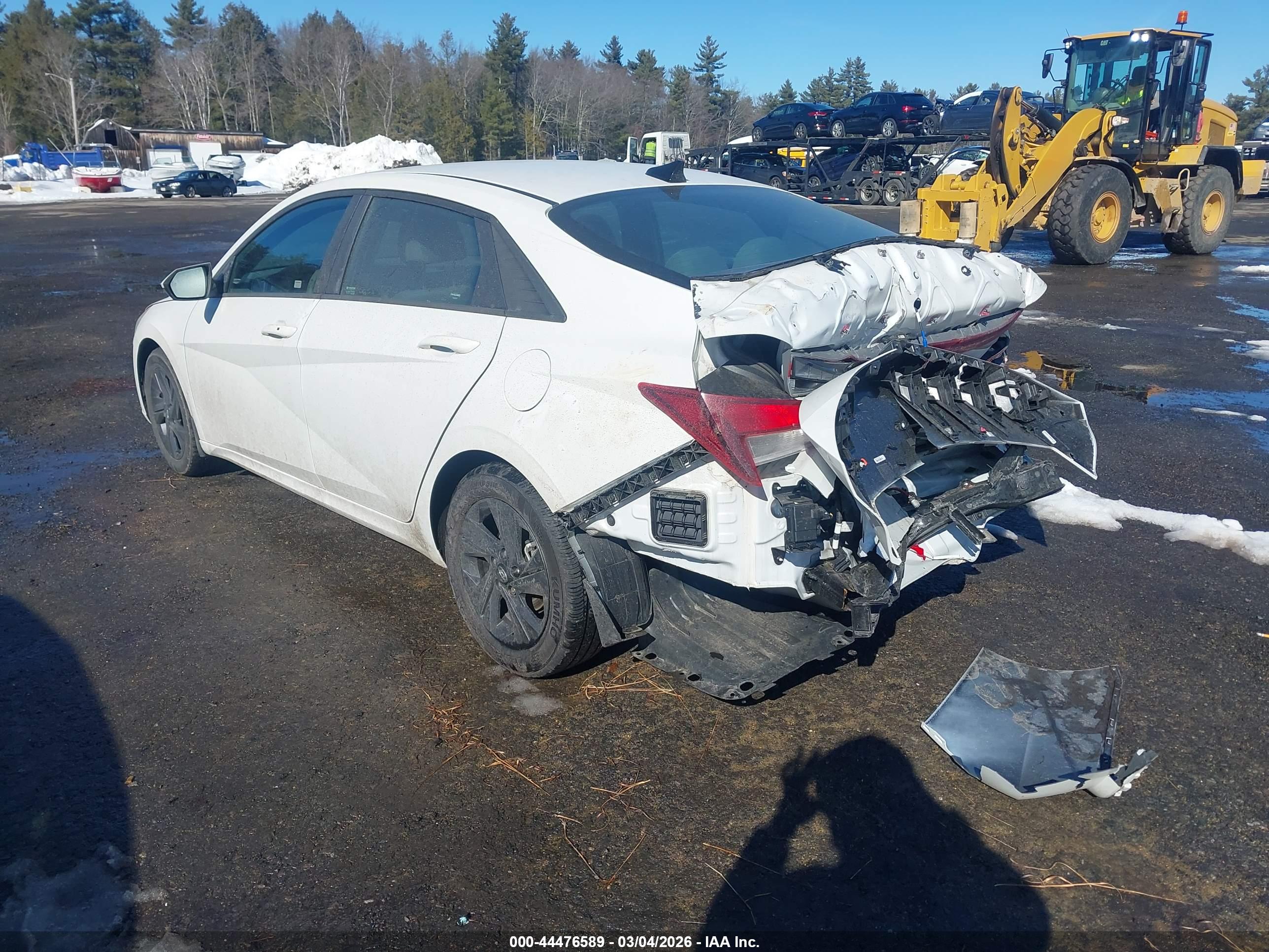 HYUNDAI ELANTRA image 3