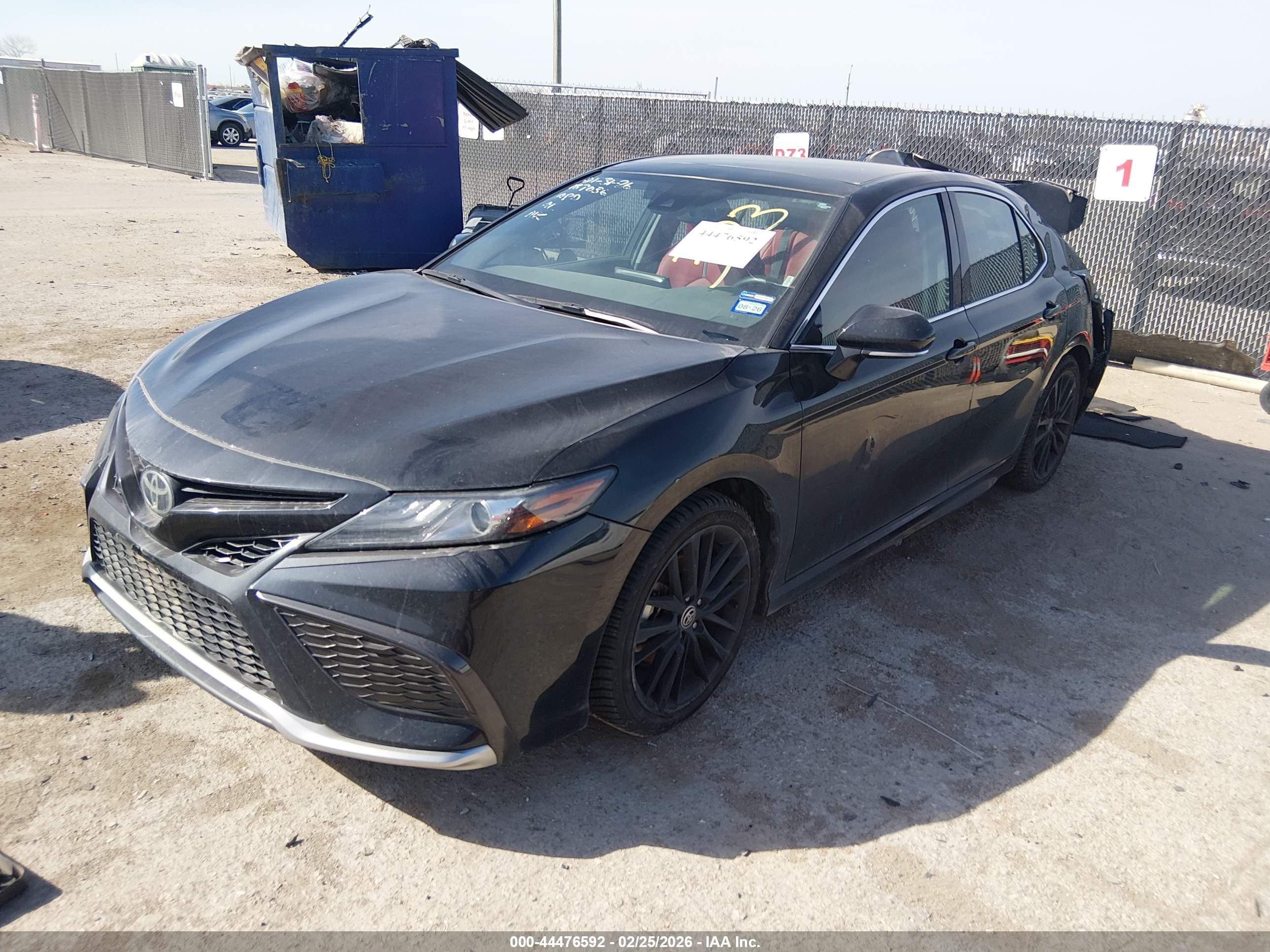 TOYOTA CAMRY image 2
