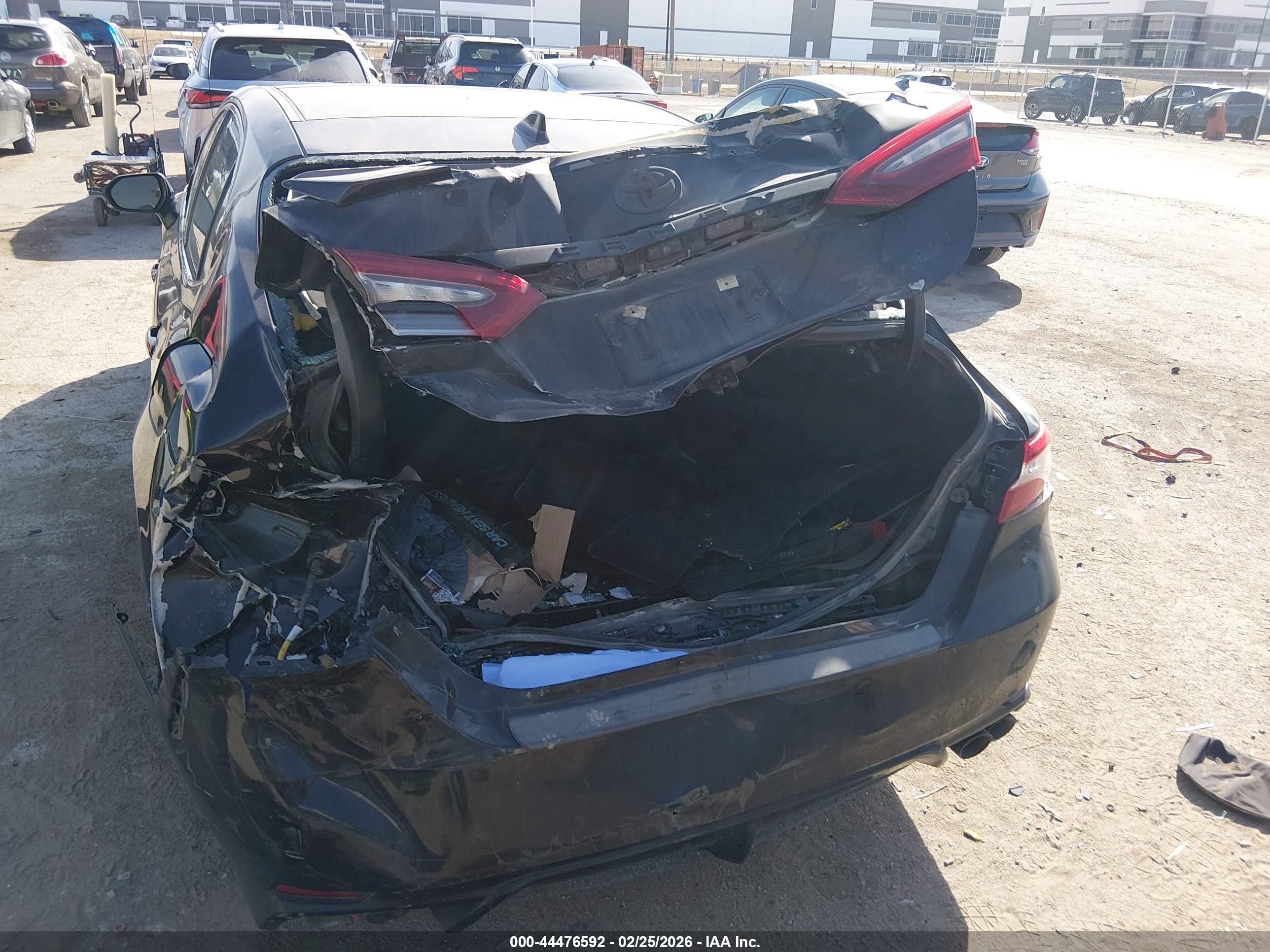 TOYOTA CAMRY image 6