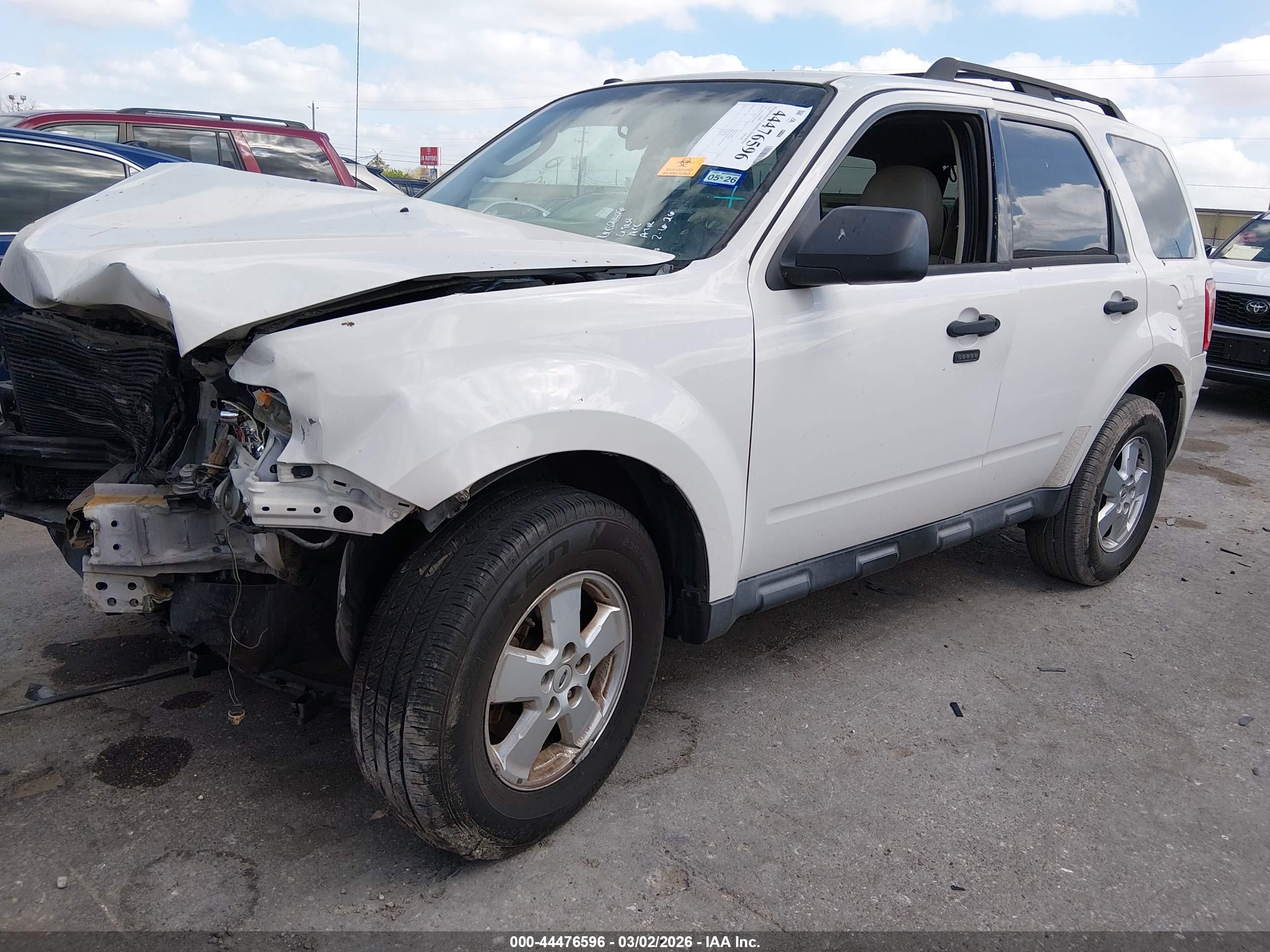 FORD ESCAPE image 2