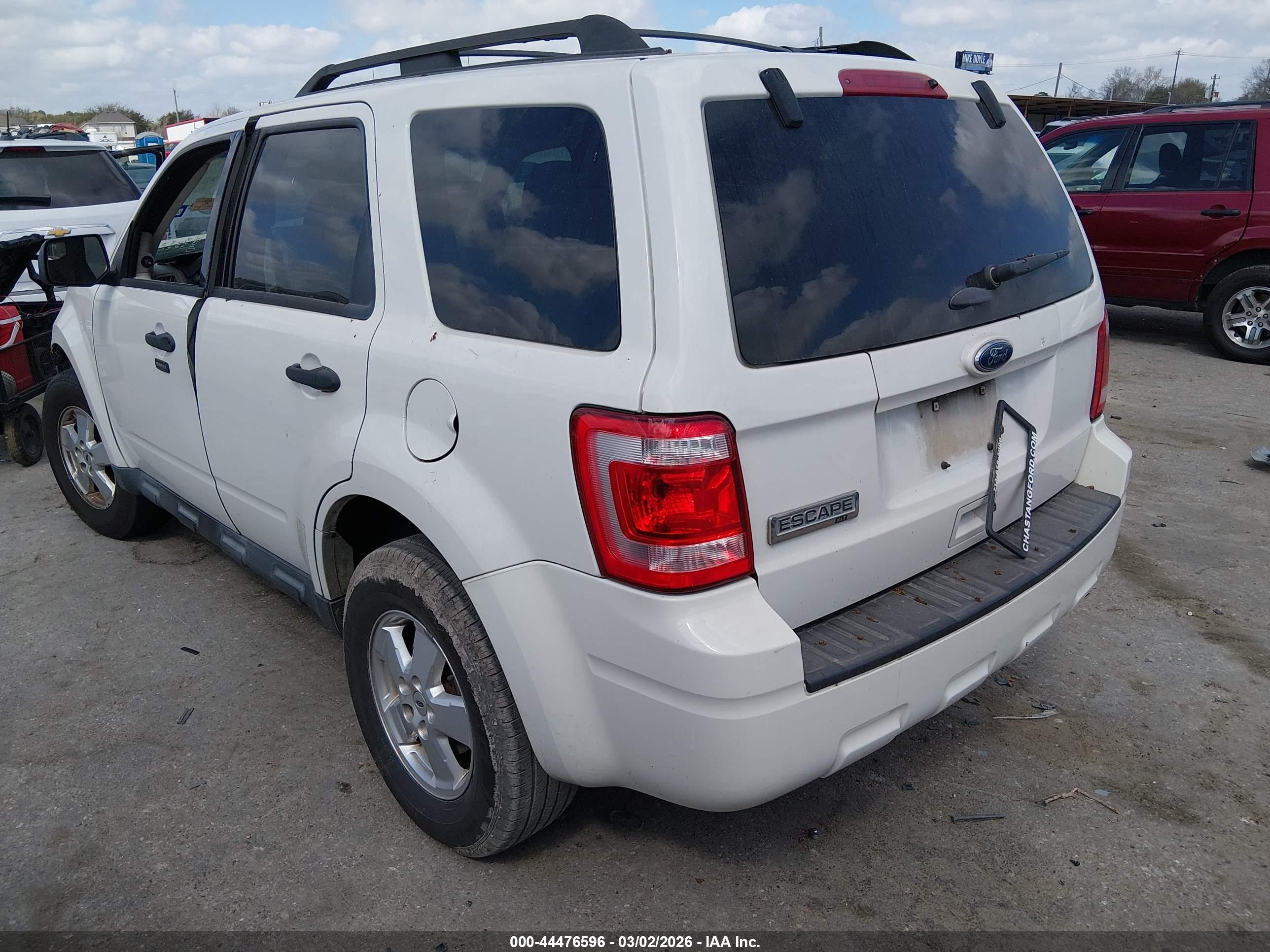 FORD ESCAPE image 3