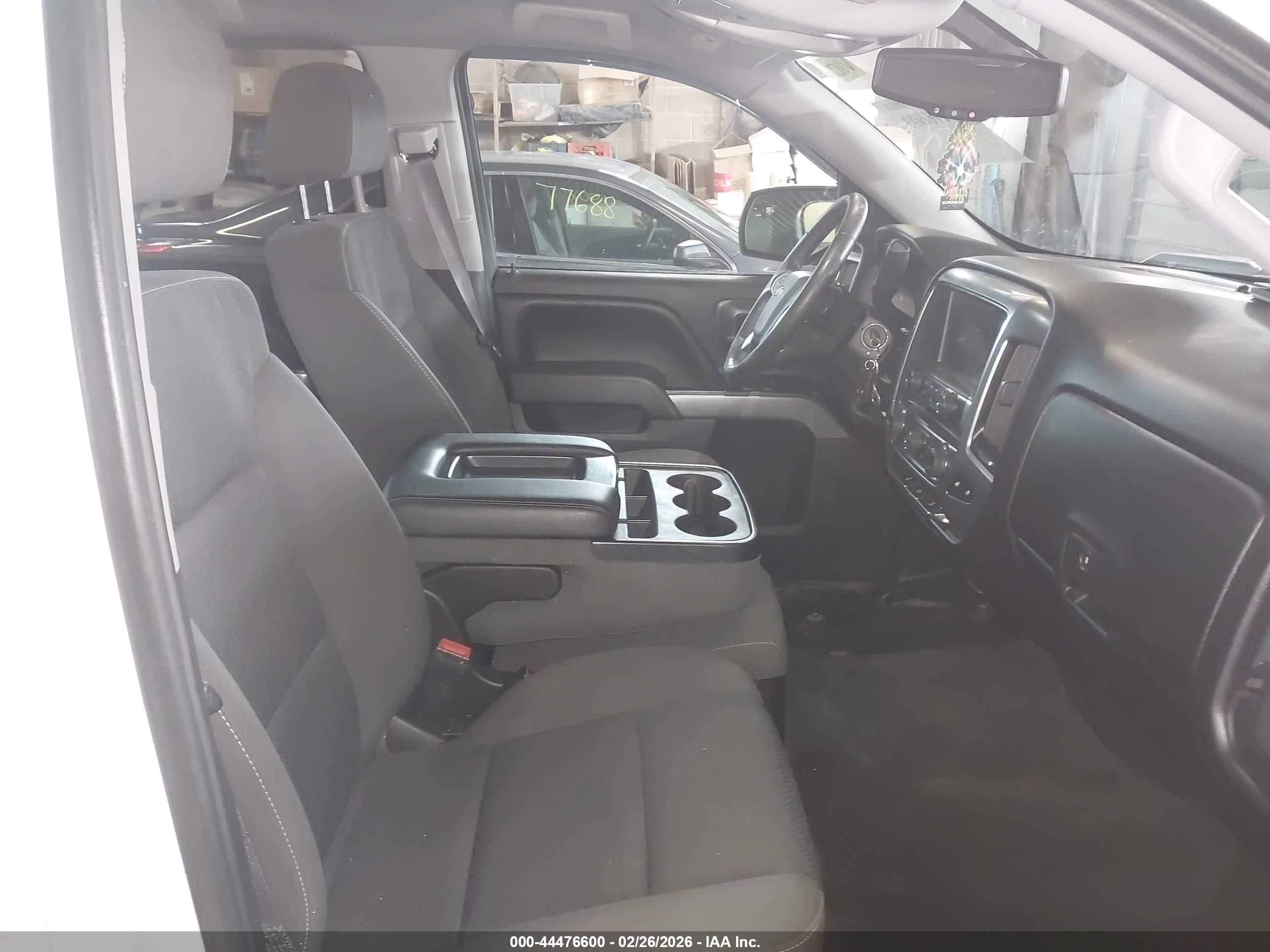 CHEVROLET SILVERADO image 5