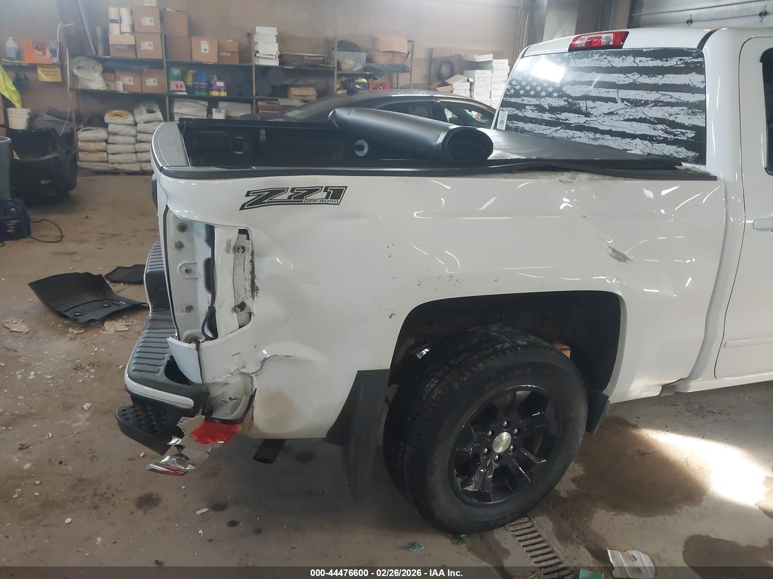 CHEVROLET SILVERADO image 6