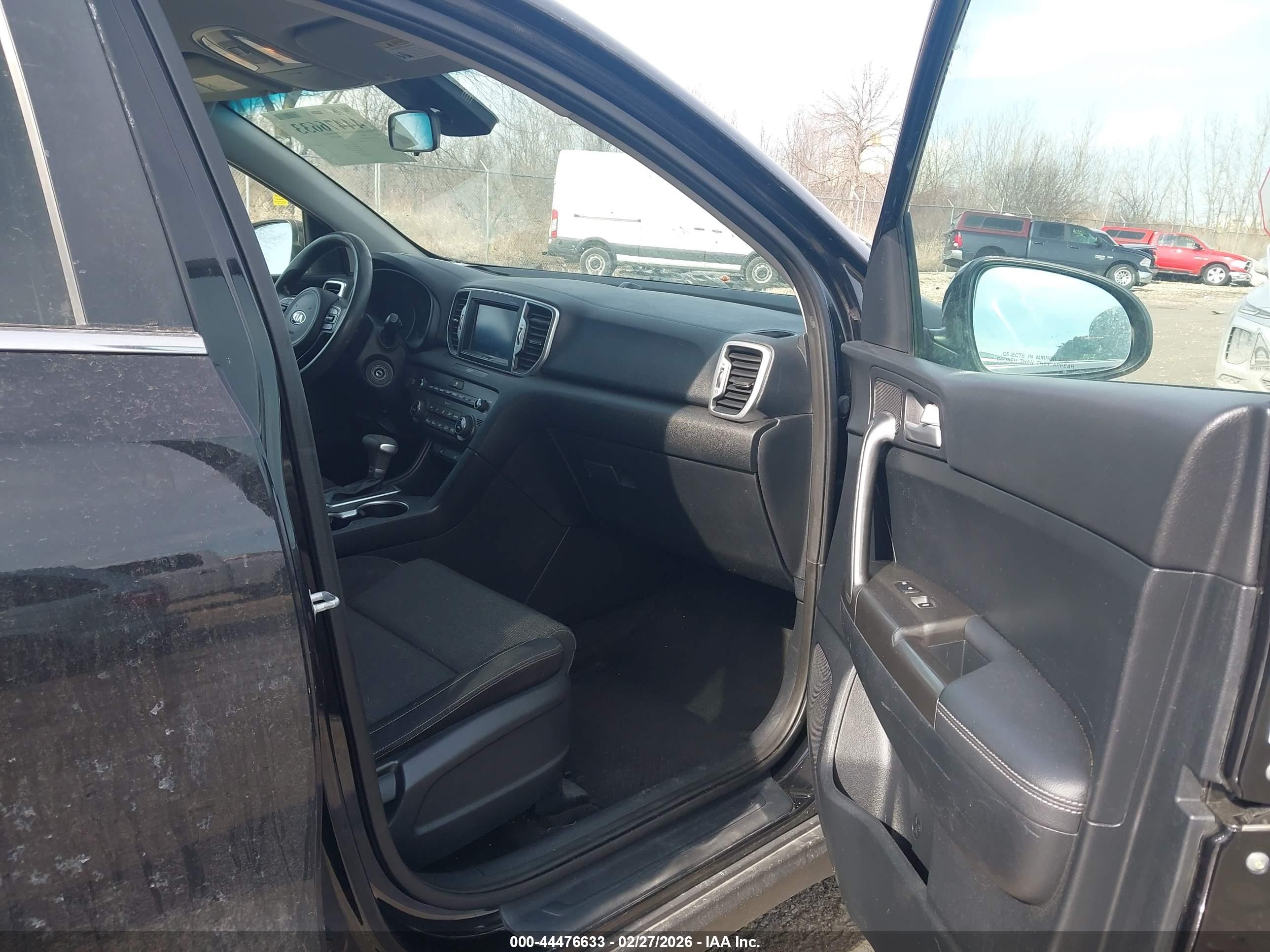 KIA SPORTAGE image 5