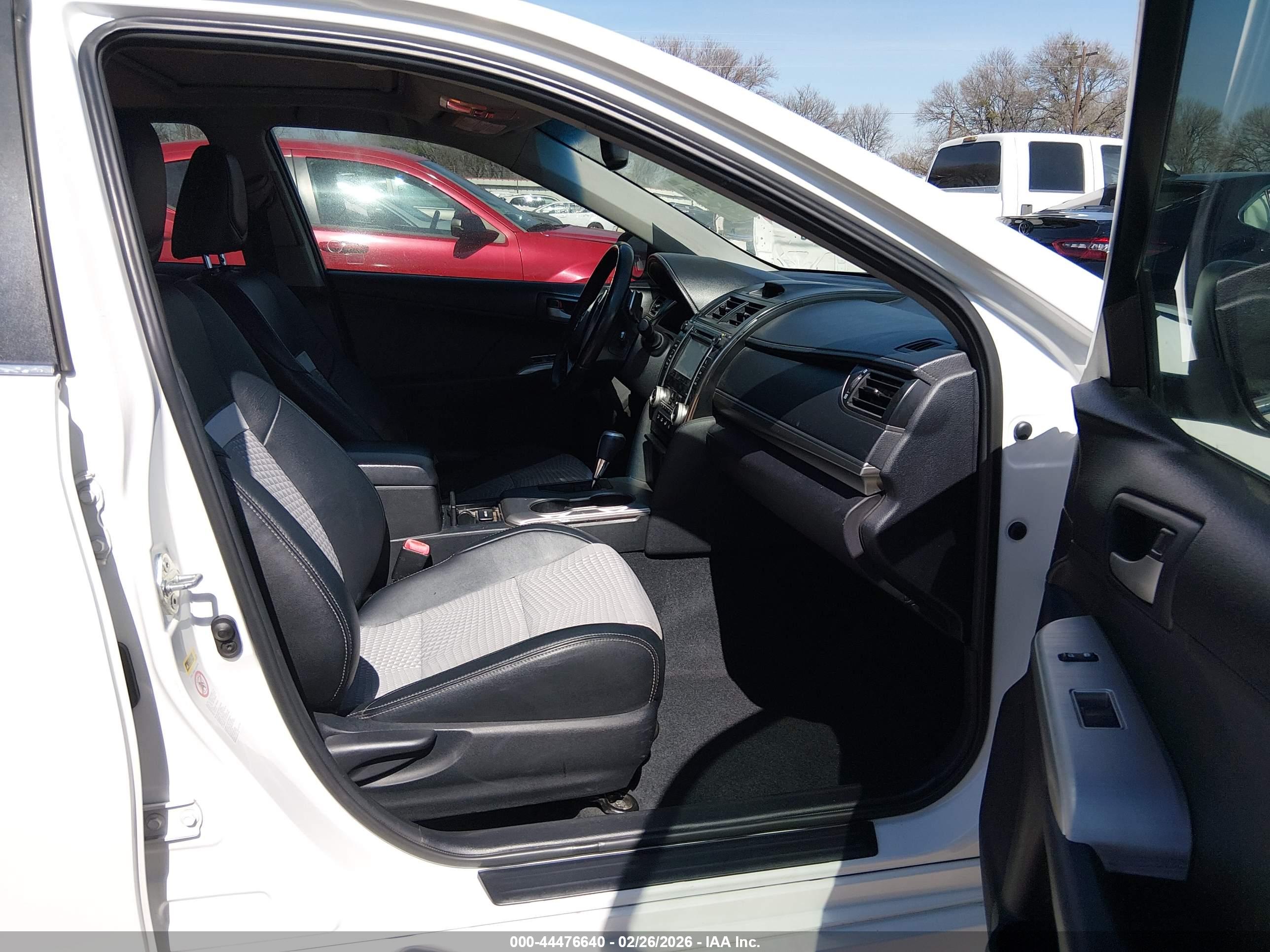 TOYOTA CAMRY image 5