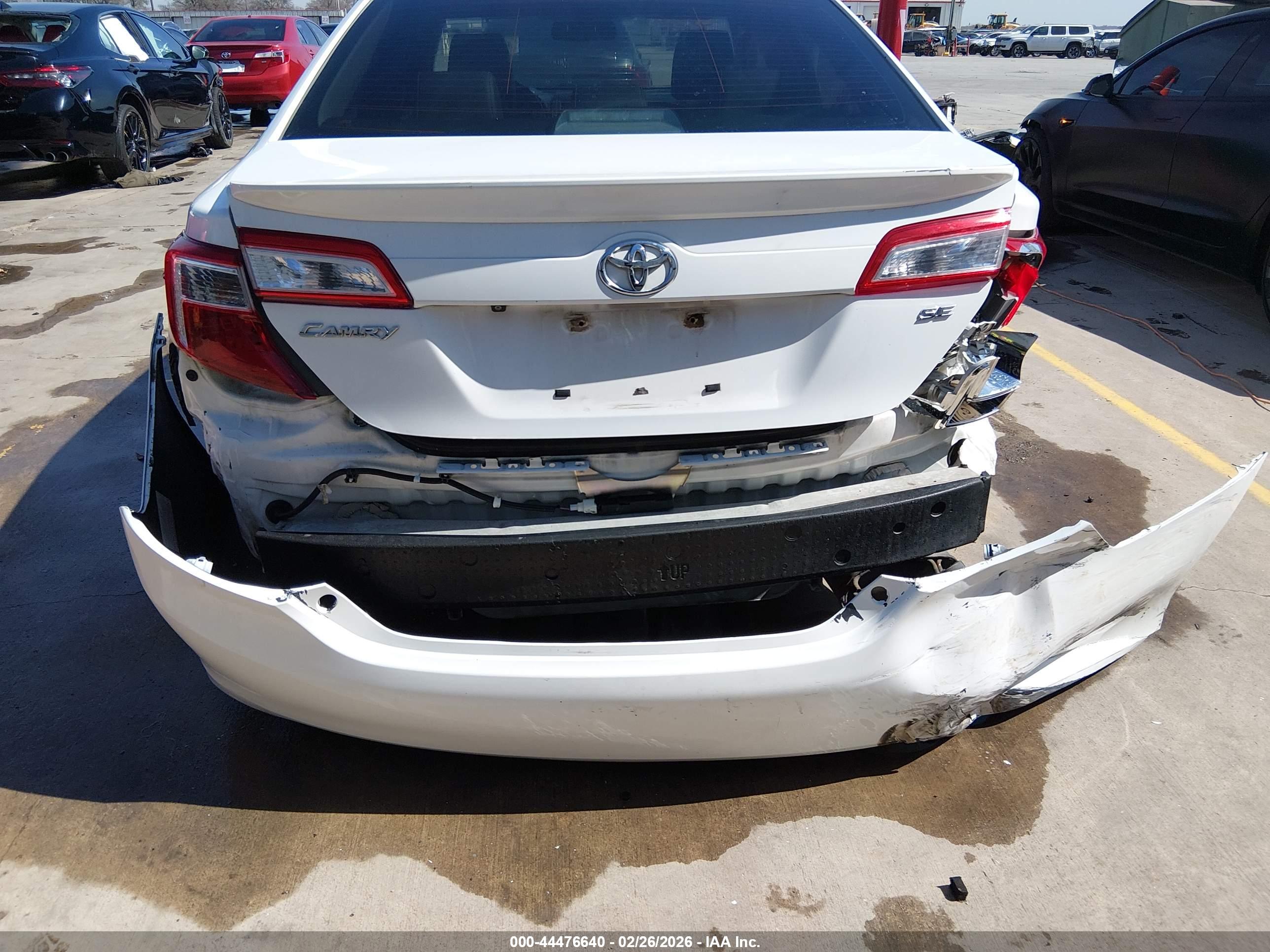 TOYOTA CAMRY image 6