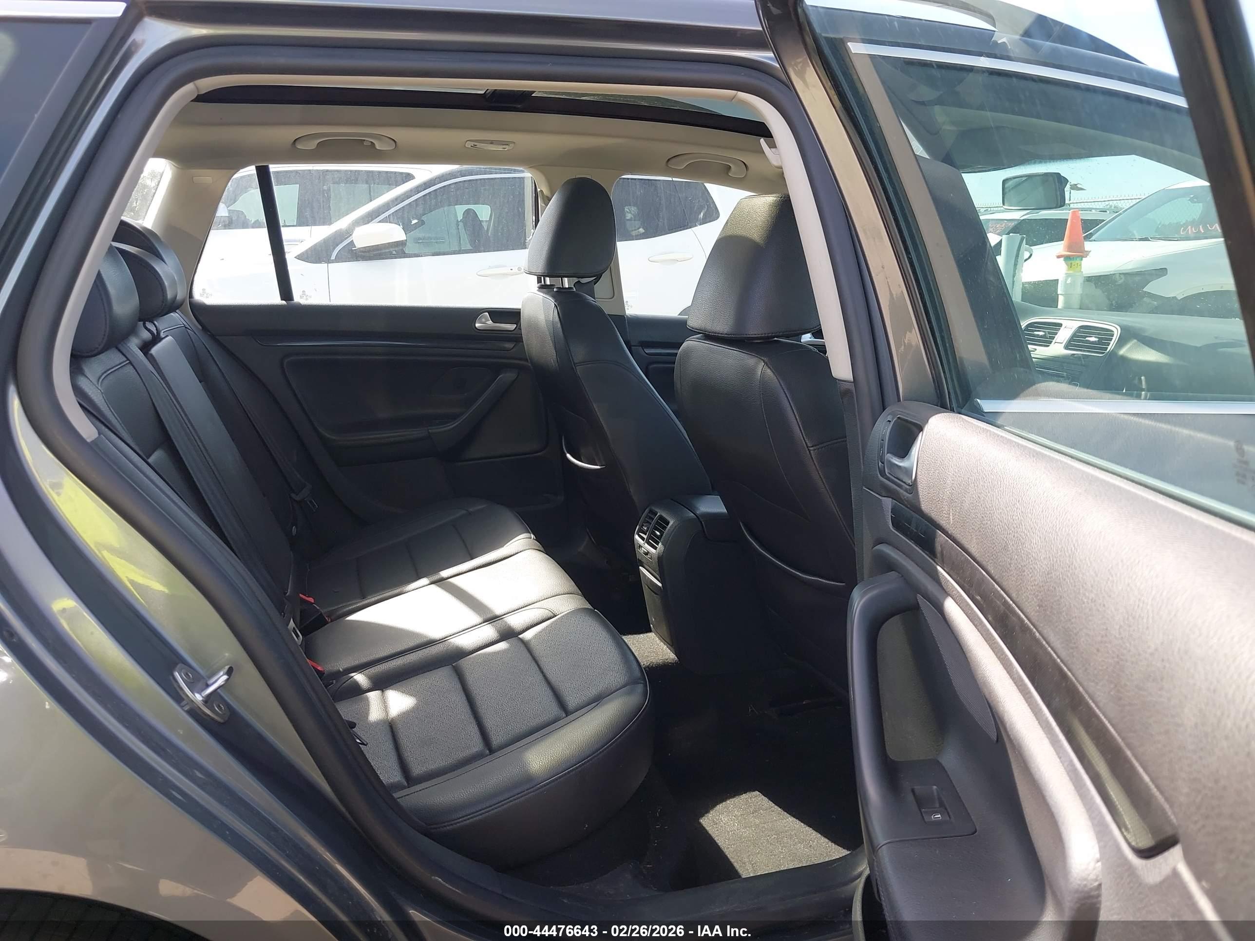 VOLKSWAGEN JETTA image 8