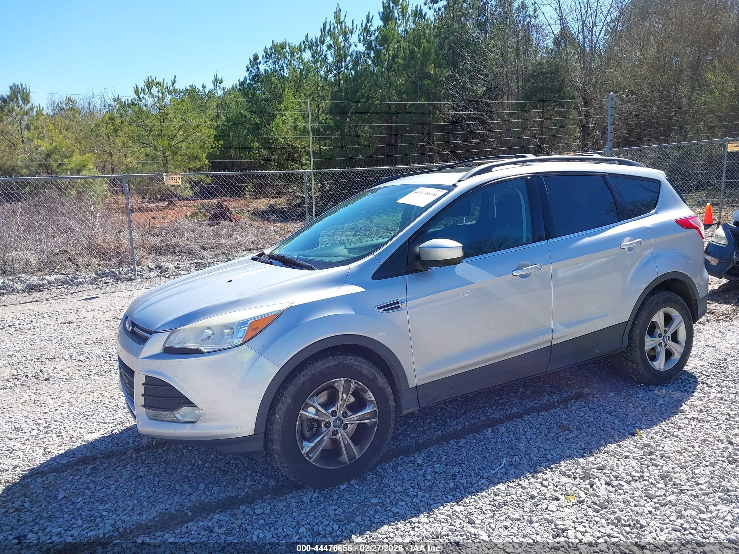 FORD ESCAPE image 2