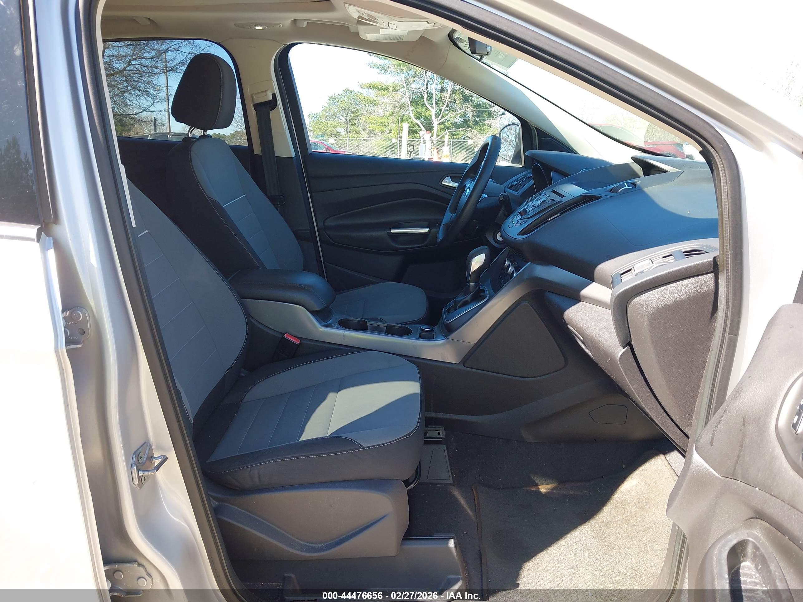 FORD ESCAPE image 5