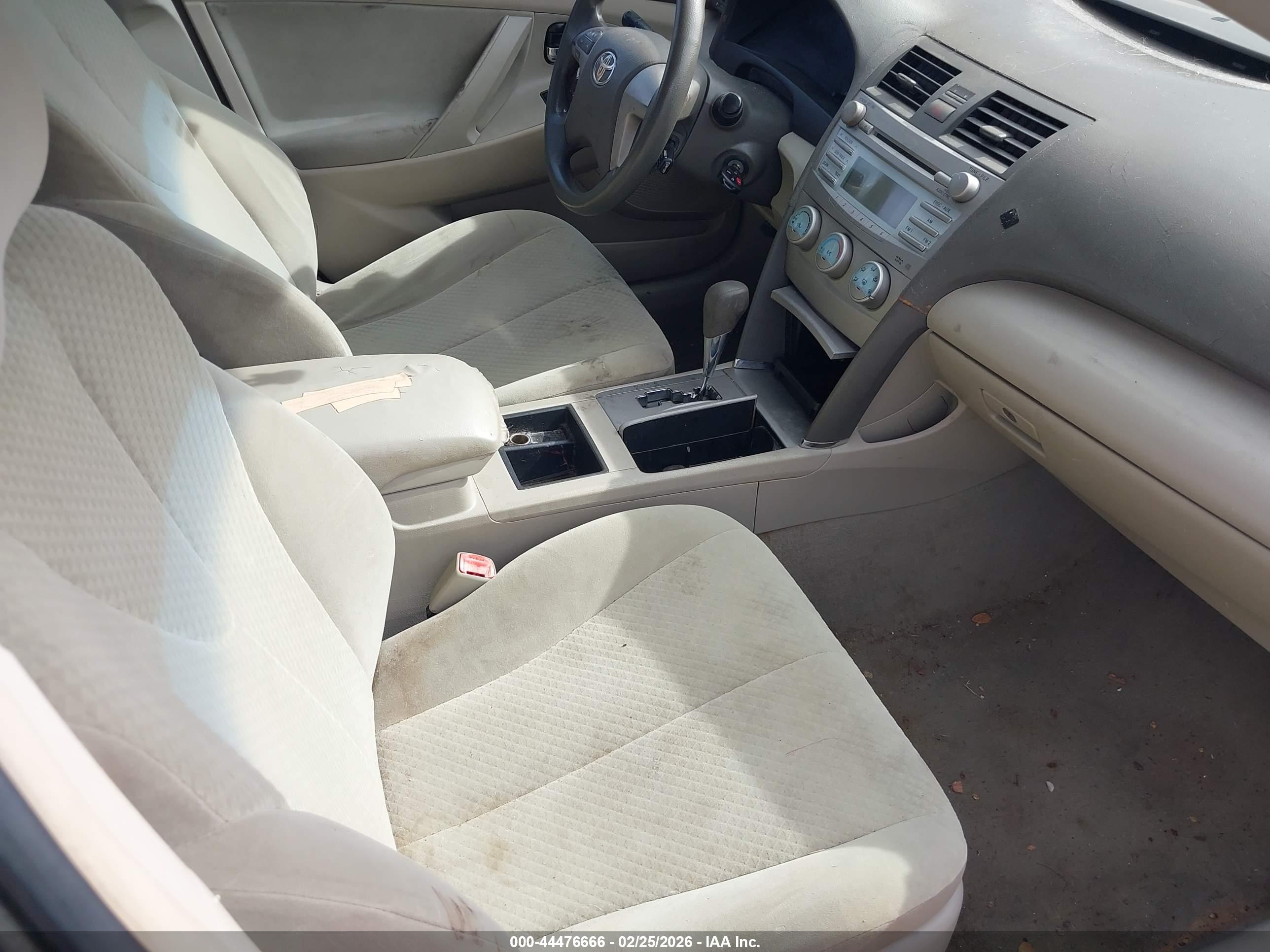 TOYOTA CAMRY image 5
