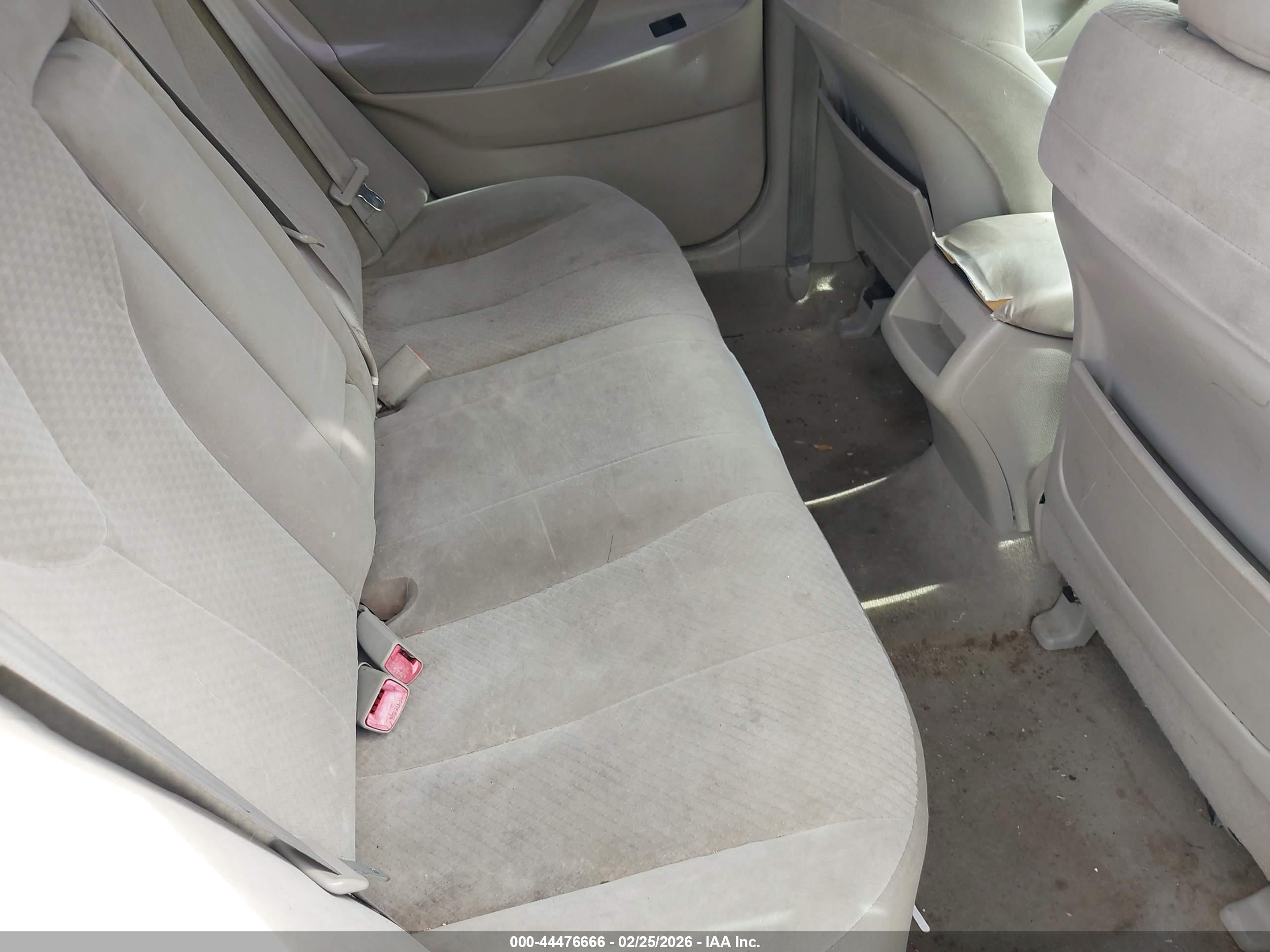 TOYOTA CAMRY image 8