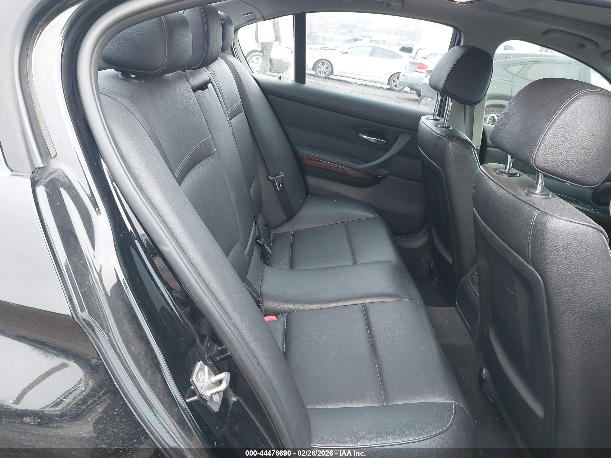 BMW 328I image 8